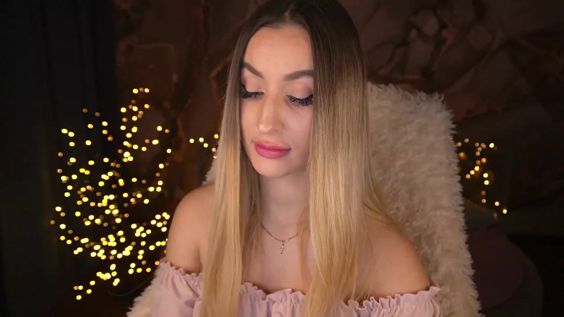 Gallery image thumbnail from LiaBrazzer's myfreecams stream on, 02/04/2023, 16:10 image 2 of 20