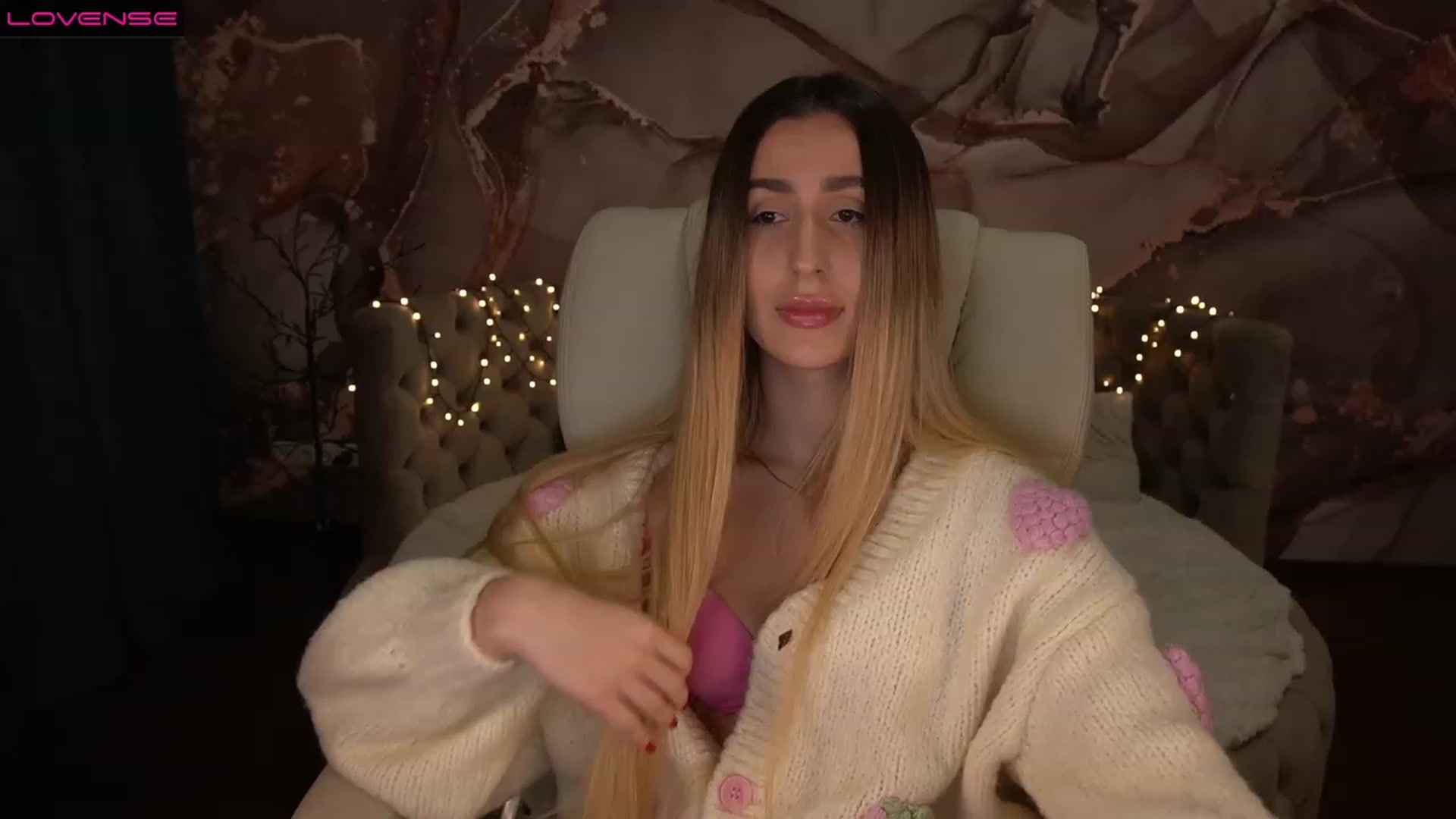 Gallery image thumbnail from LiaBrazzer's myfreecams stream on, 02/05/2023, 17:53 image 9 of 20