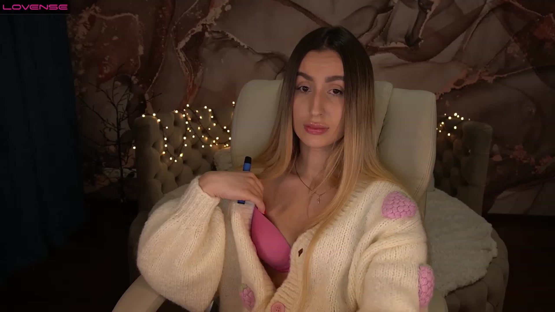 Gallery image thumbnail from LiaBrazzer's myfreecams stream on, 02/05/2023, 17:53 image 10 of 20