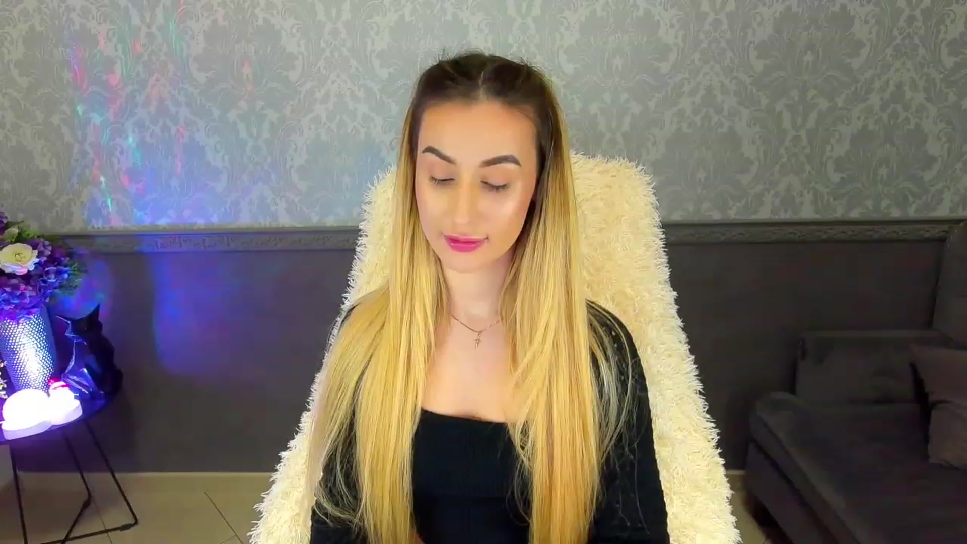 Gallery image thumbnail from LiaBrazzer's myfreecams stream on, 02/06/2023, 15:13 image 15 of 20
