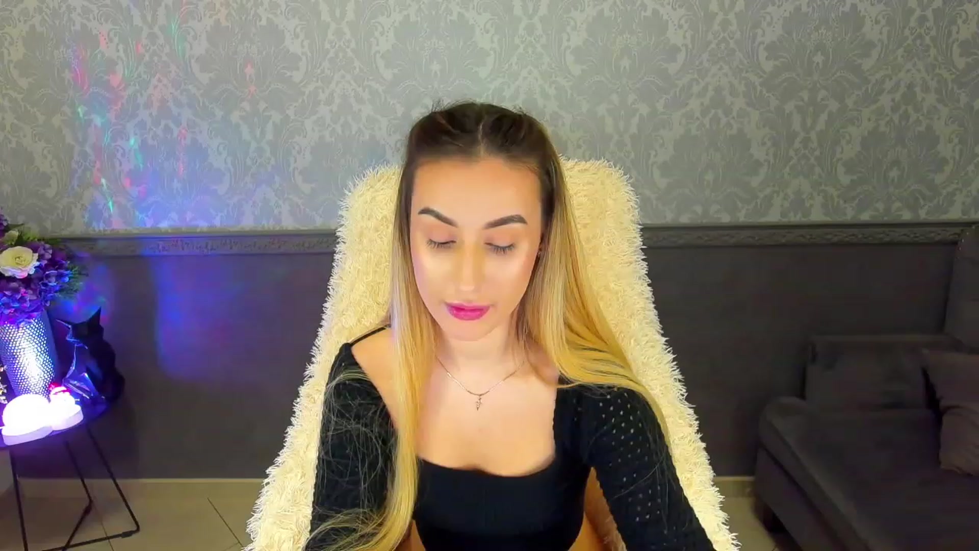 Gallery image thumbnail from LiaBrazzer's myfreecams stream on, 02/06/2023, 15:13 image 10 of 20