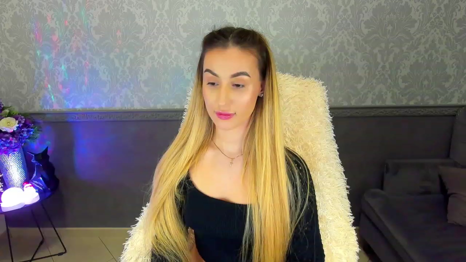 Gallery image thumbnail from LiaBrazzer's myfreecams stream on, 02/06/2023, 15:13 image 16 of 20