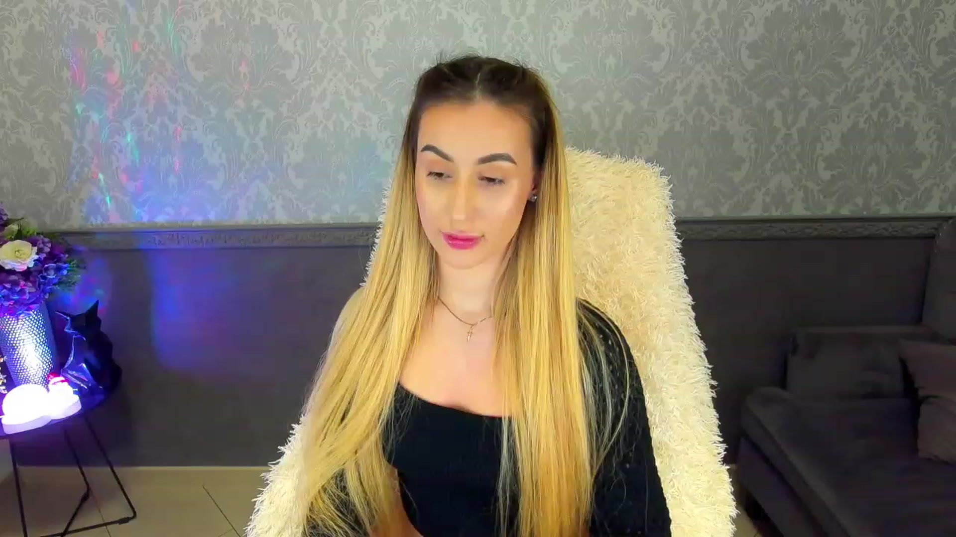 Gallery image thumbnail from LiaBrazzer's myfreecams stream on, 02/06/2023, 15:13 image 17 of 20