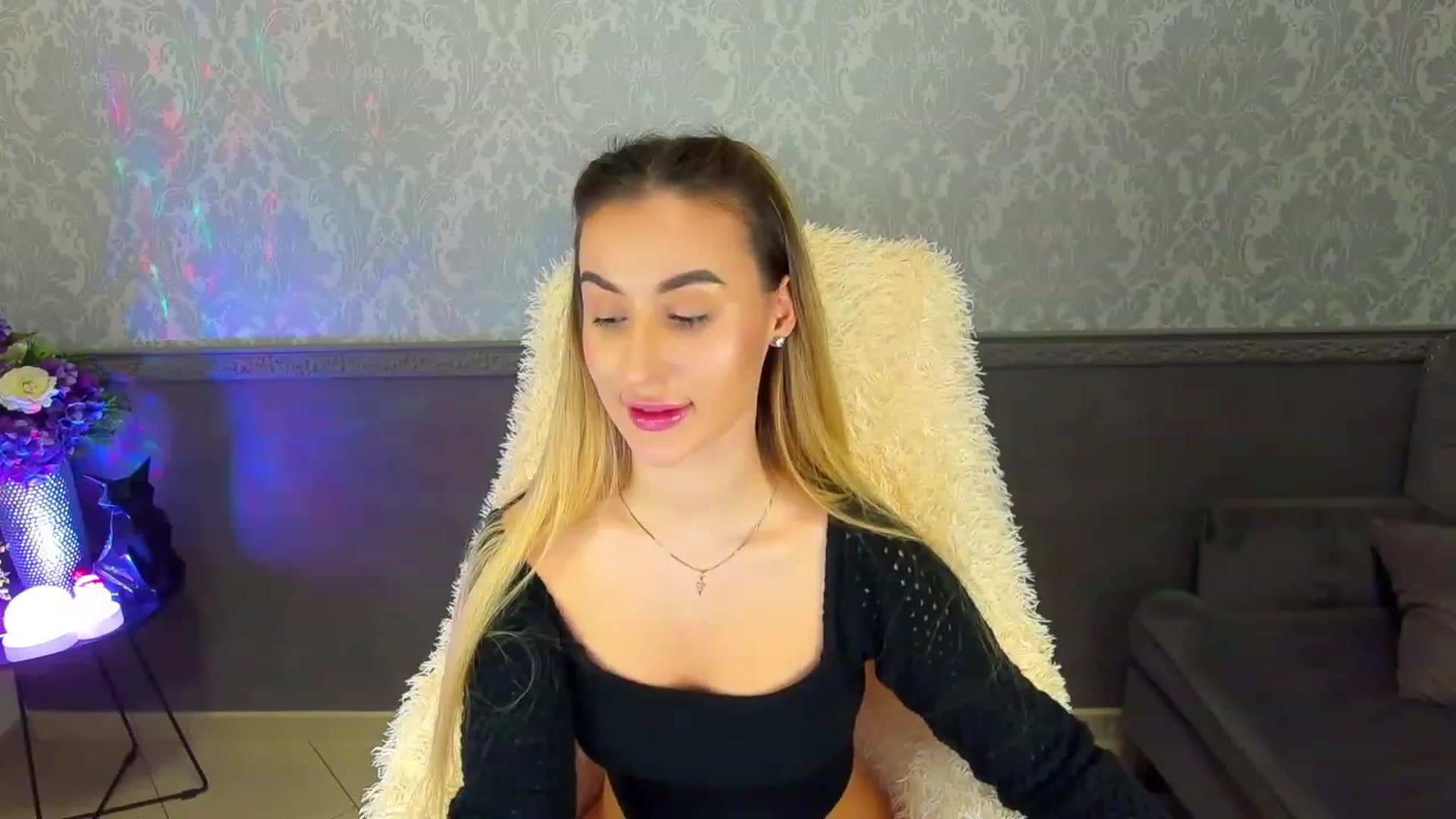 Gallery image thumbnail from LiaBrazzer's myfreecams stream on, 02/06/2023, 15:13 image 6 of 20