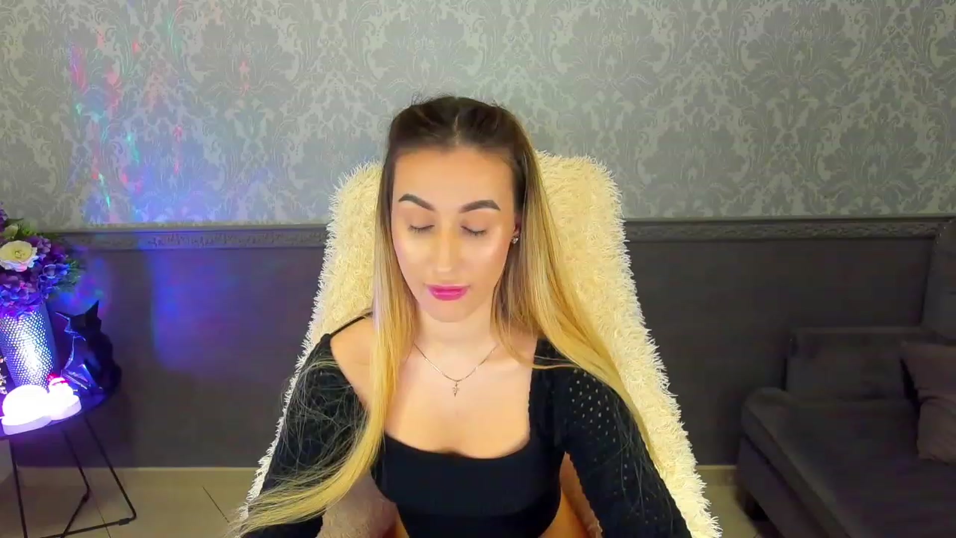 Gallery image thumbnail from LiaBrazzer's myfreecams stream on, 02/06/2023, 15:13 image 9 of 20