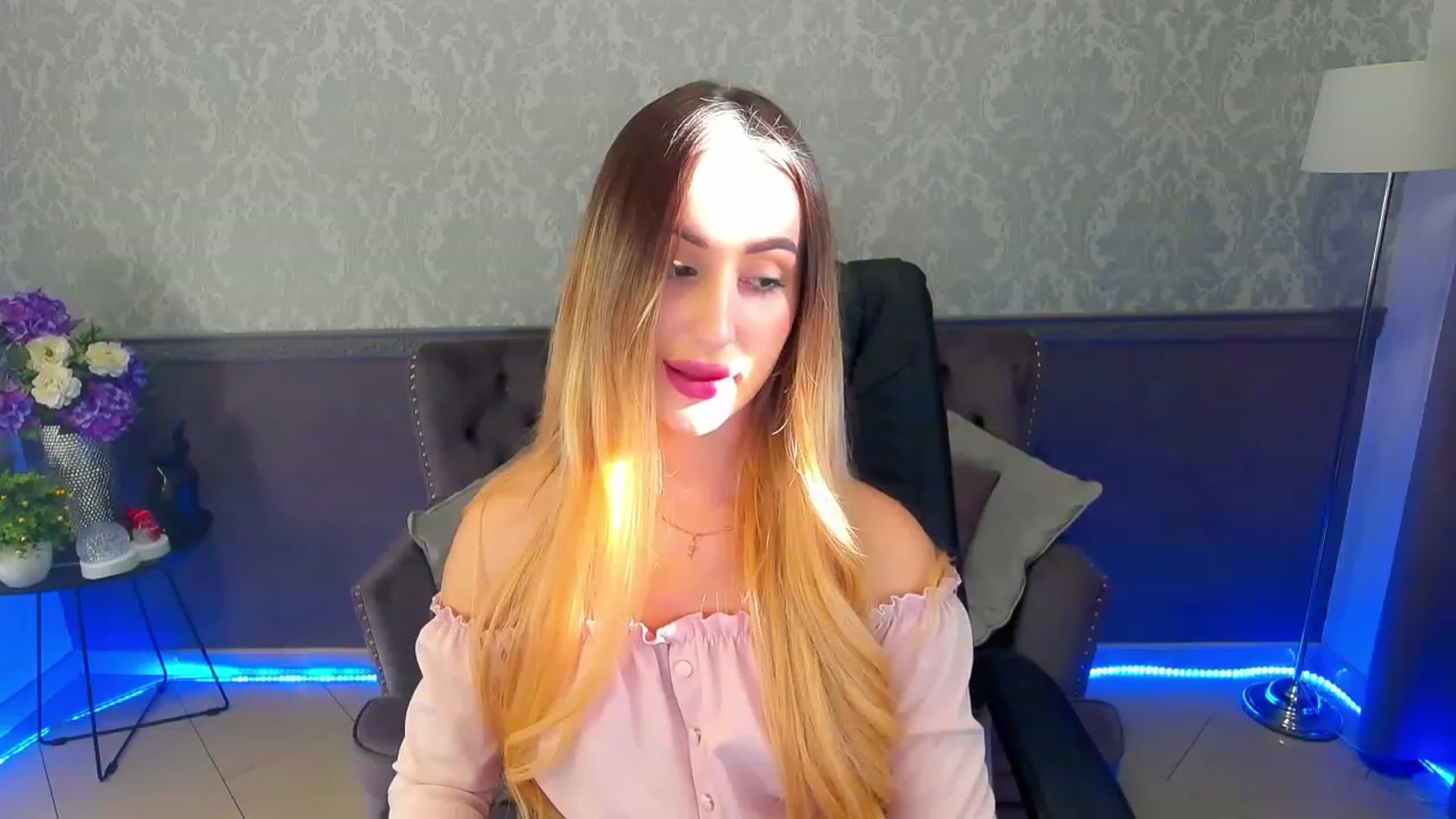 Gallery image thumbnail from LiaBrazzer's myfreecams stream on, 02/11/2023, 12:48 image 16 of 20