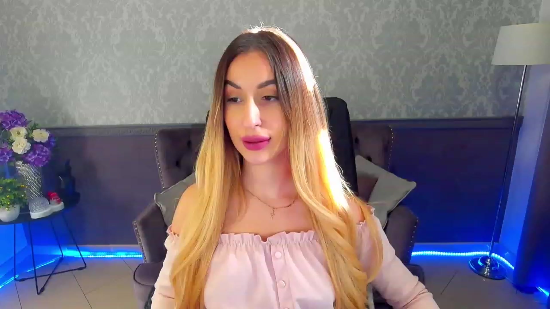 Gallery image thumbnail from LiaBrazzer's myfreecams stream on, 02/11/2023, 12:48 image 13 of 20