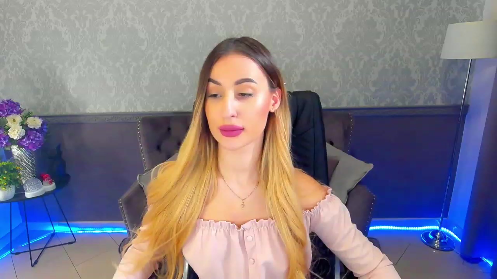 Gallery image thumbnail from LiaBrazzer's myfreecams stream on, 02/11/2023, 12:48 image 2 of 20