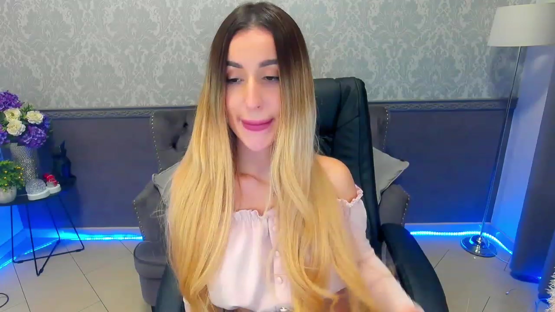 Gallery image thumbnail from LiaBrazzer's myfreecams stream on, 02/11/2023, 16:08 image 10 of 20