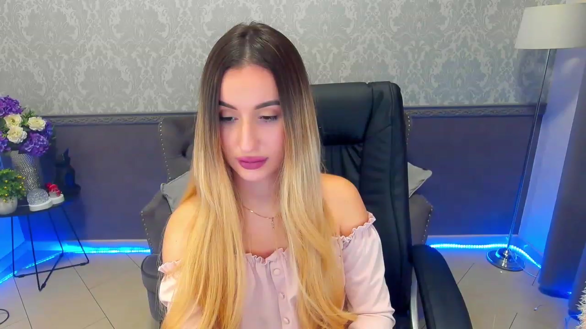 Gallery image thumbnail from LiaBrazzer's myfreecams stream on, 02/11/2023, 16:08 image 15 of 20