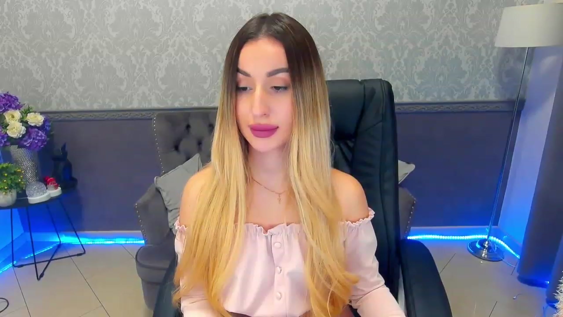 Gallery image thumbnail from LiaBrazzer's myfreecams stream on, 02/11/2023, 16:08 image 16 of 20