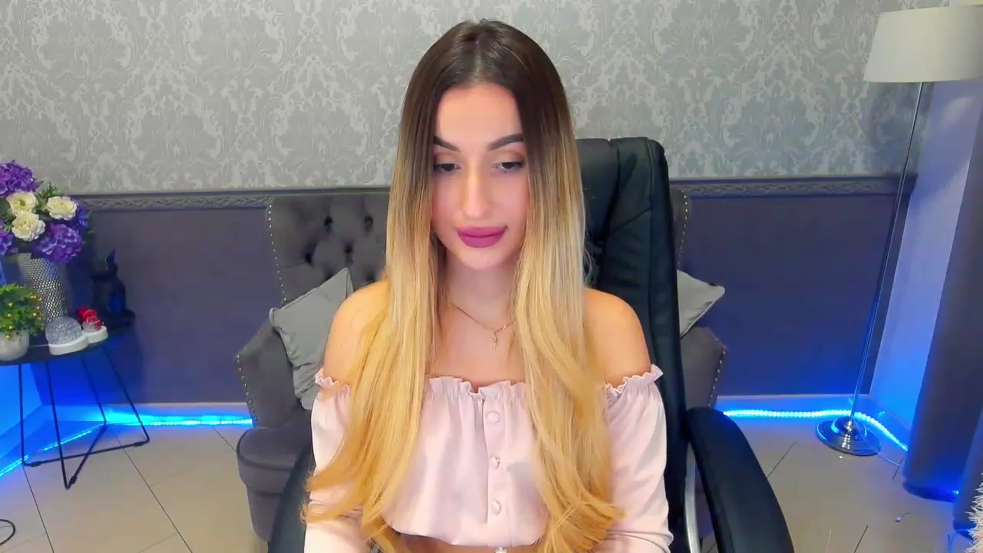 Gallery image thumbnail from LiaBrazzer's myfreecams stream on, 02/11/2023, 16:08 image 18 of 20