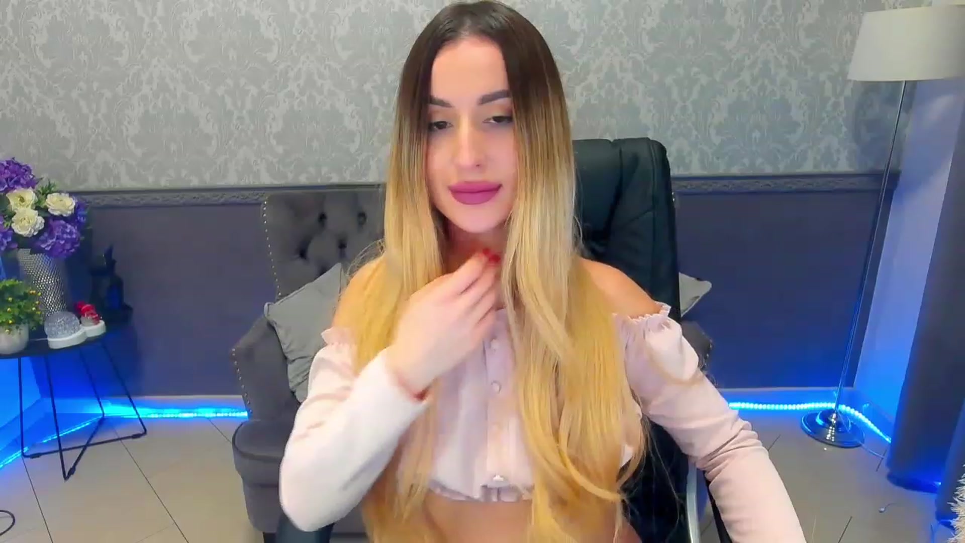 Gallery image thumbnail from LiaBrazzer's myfreecams stream on, 02/11/2023, 16:08 image 8 of 20