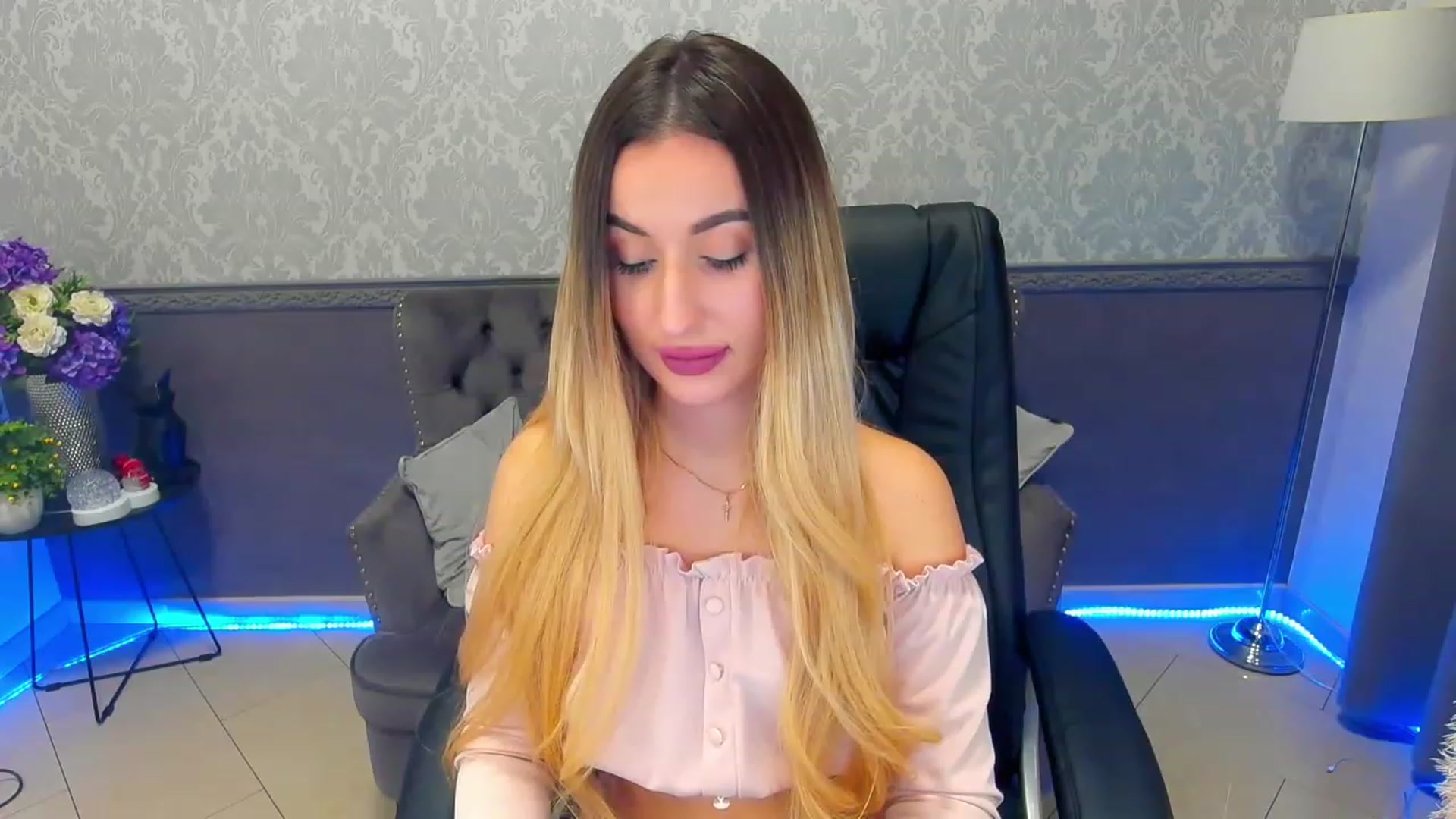 Gallery image thumbnail from LiaBrazzer's myfreecams stream on, 02/11/2023, 16:08 image 14 of 20