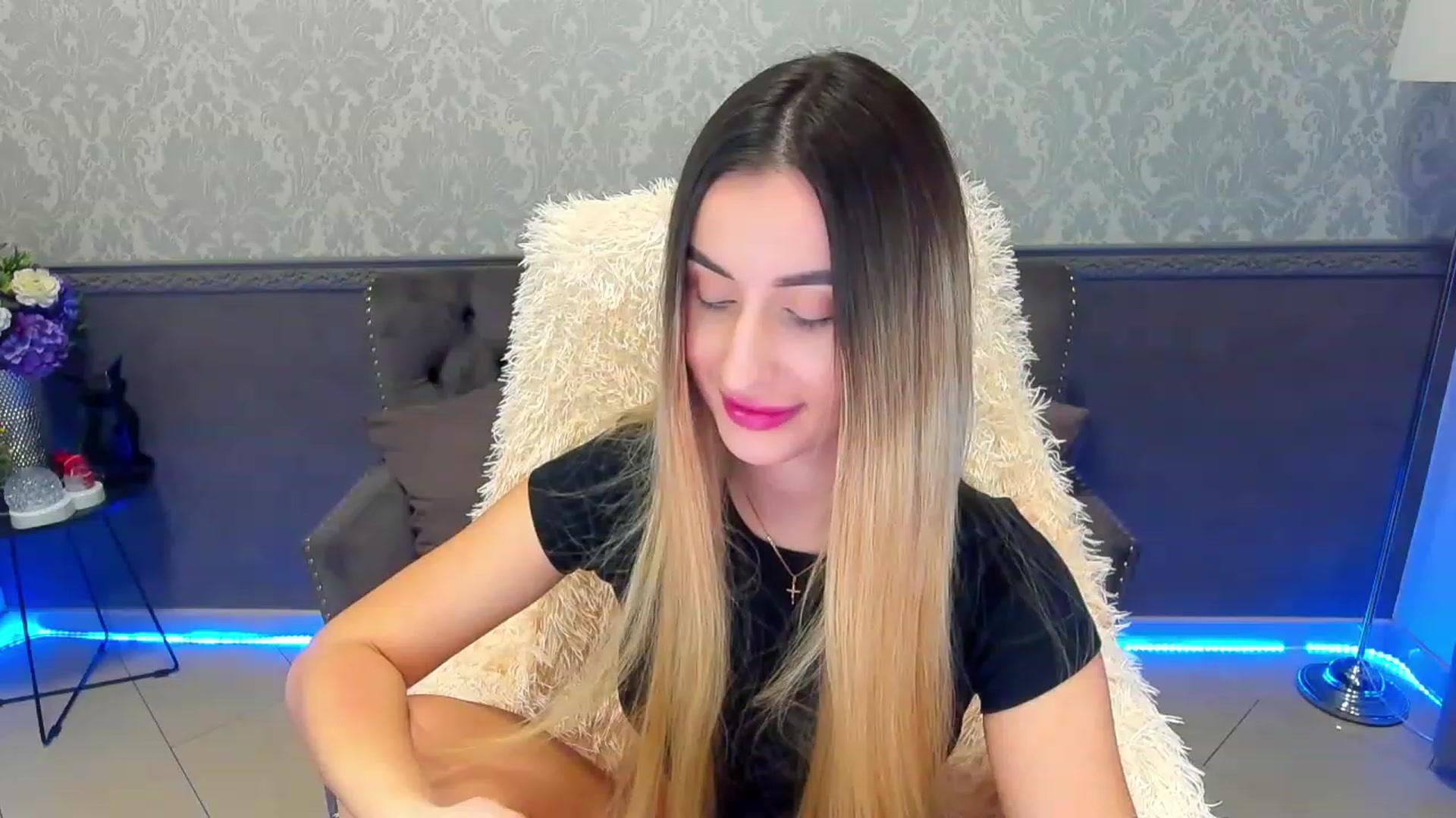Gallery image thumbnail from LiaBrazzer's myfreecams stream on, 02/12/2023, 11:35 image 7 of 20