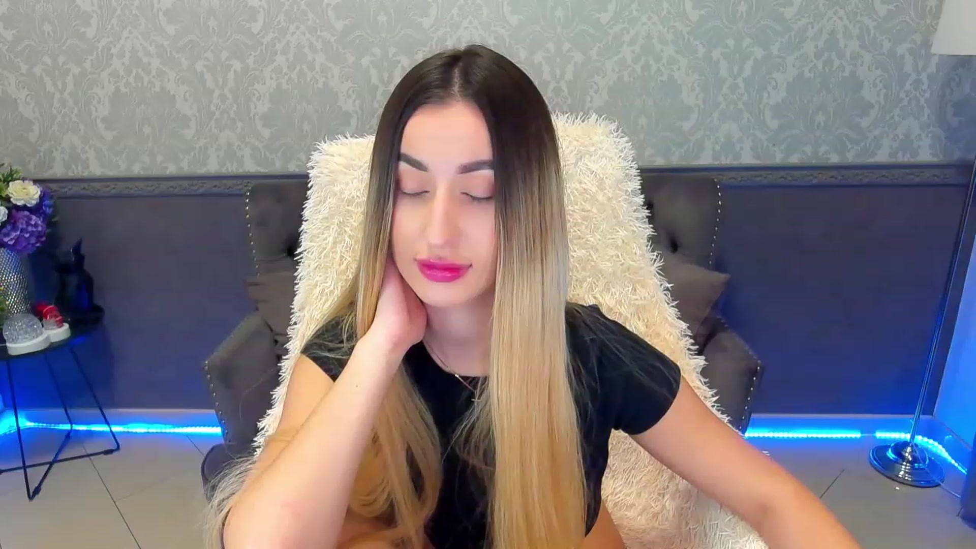 Gallery image thumbnail from LiaBrazzer's myfreecams stream on, 02/12/2023, 11:35 image 4 of 20