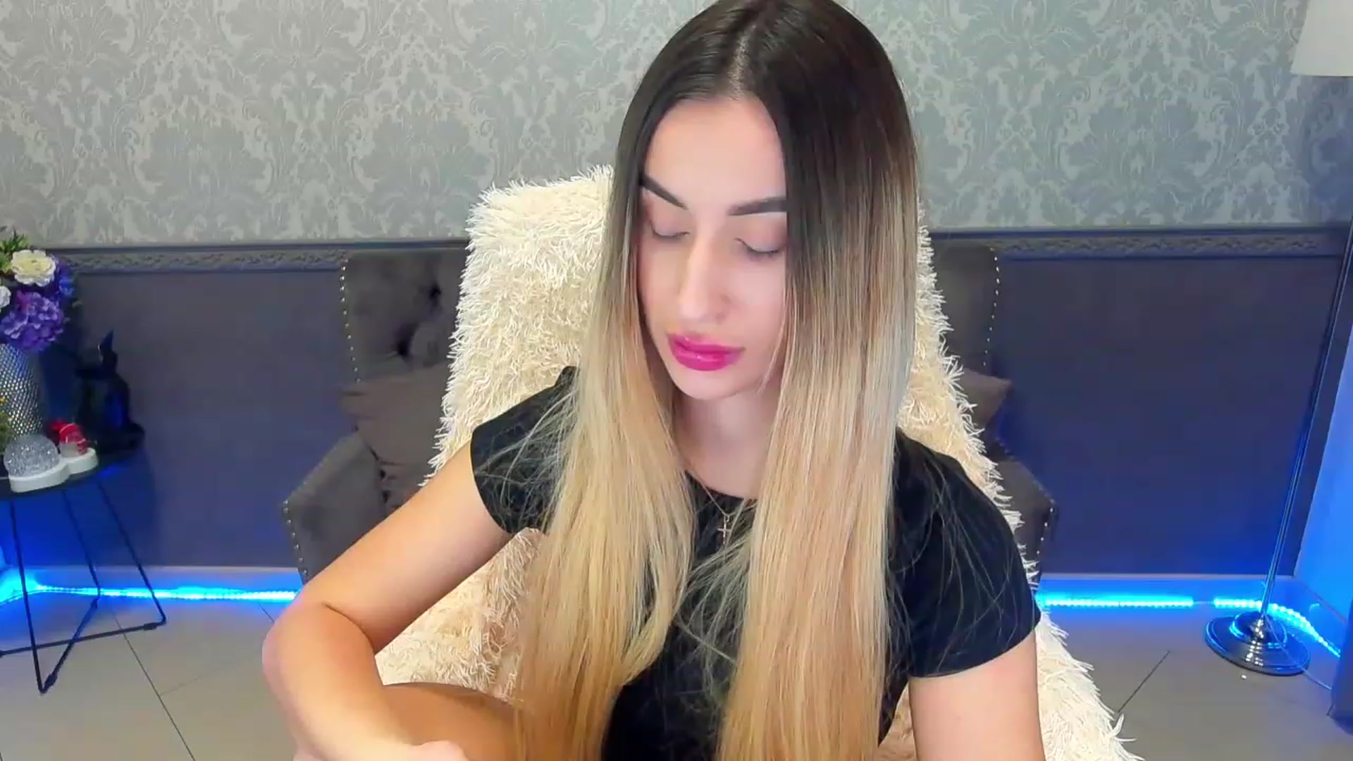 Gallery image thumbnail from LiaBrazzer's myfreecams stream on, 02/12/2023, 11:35 image 13 of 20