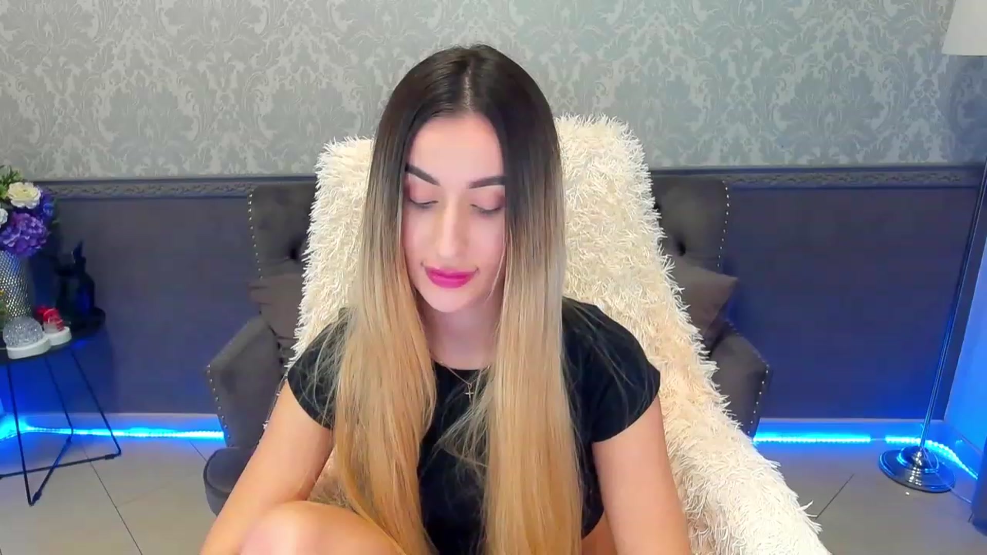 Gallery image thumbnail from LiaBrazzer's myfreecams stream on, 02/12/2023, 11:35 image 9 of 20