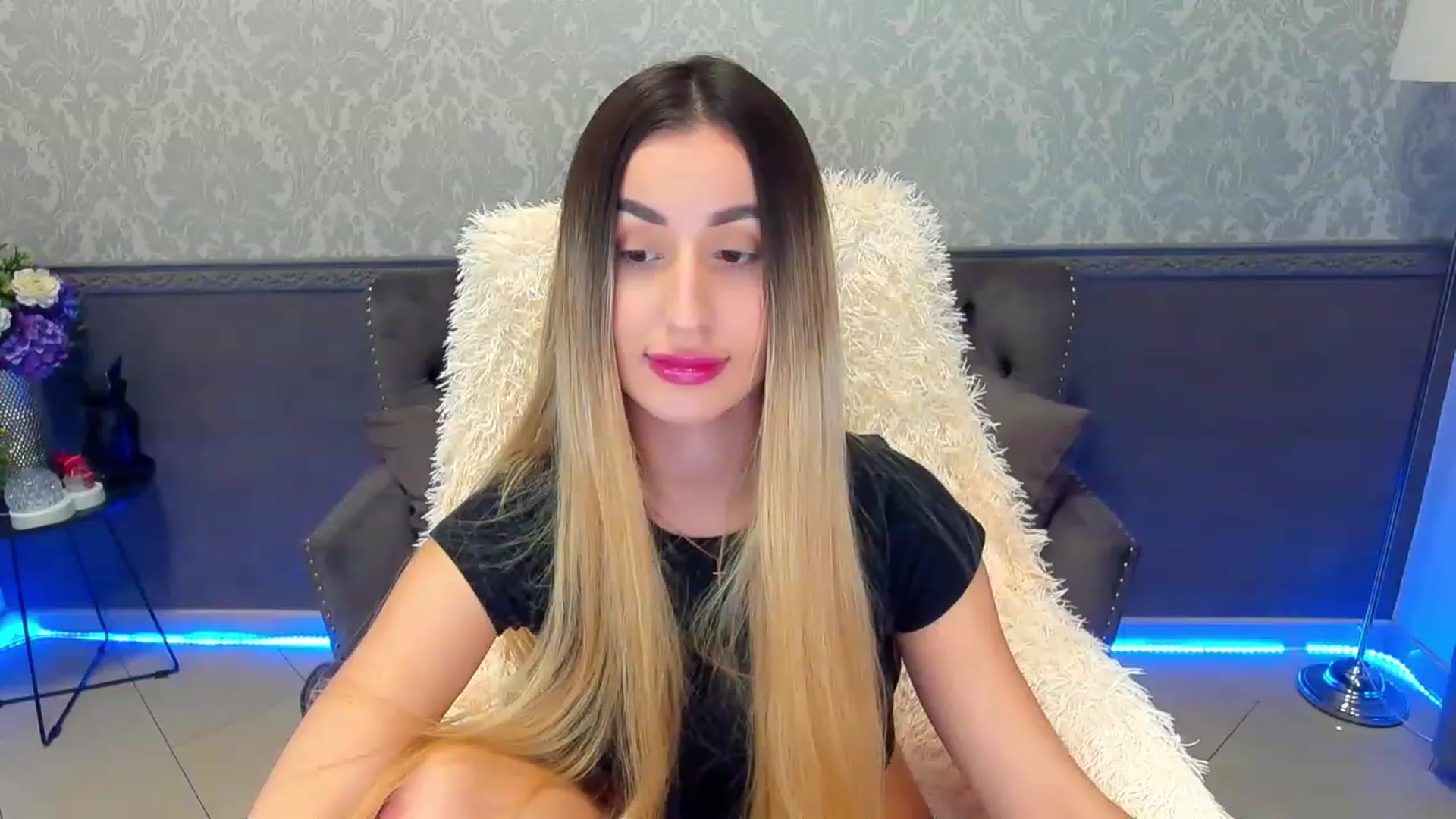 Gallery image thumbnail from LiaBrazzer's myfreecams stream on, 02/12/2023, 11:35 image 5 of 20