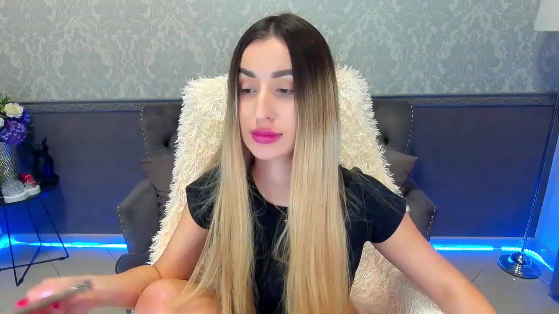 Gallery image thumbnail from LiaBrazzer's myfreecams stream on, 02/12/2023, 11:35 image 6 of 20
