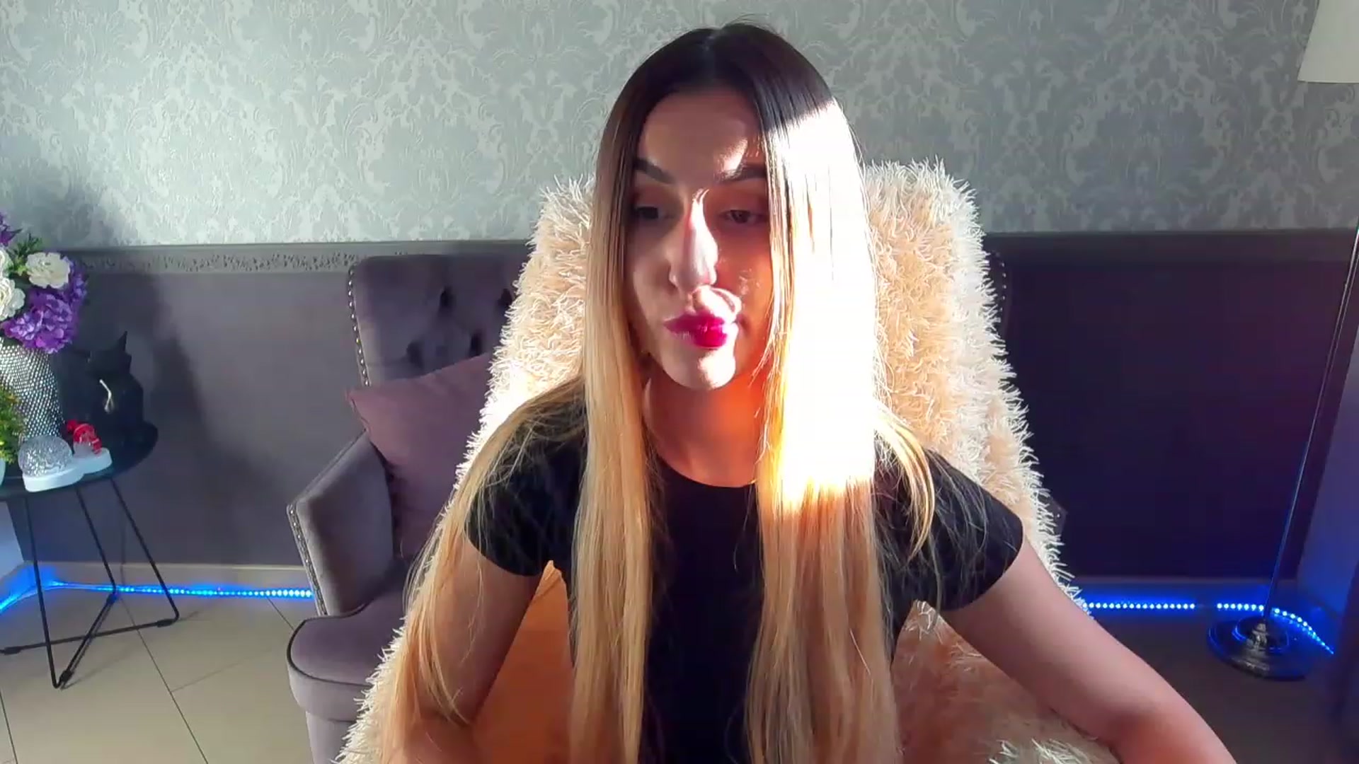 Gallery image thumbnail from LiaBrazzer's myfreecams stream on, 02/12/2023, 14:03 image 9 of 20
