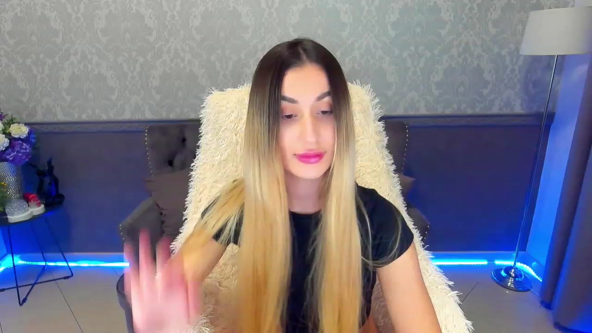 Gallery image thumbnail from LiaBrazzer's myfreecams stream on, 02/12/2023, 17:03 image 17 of 20