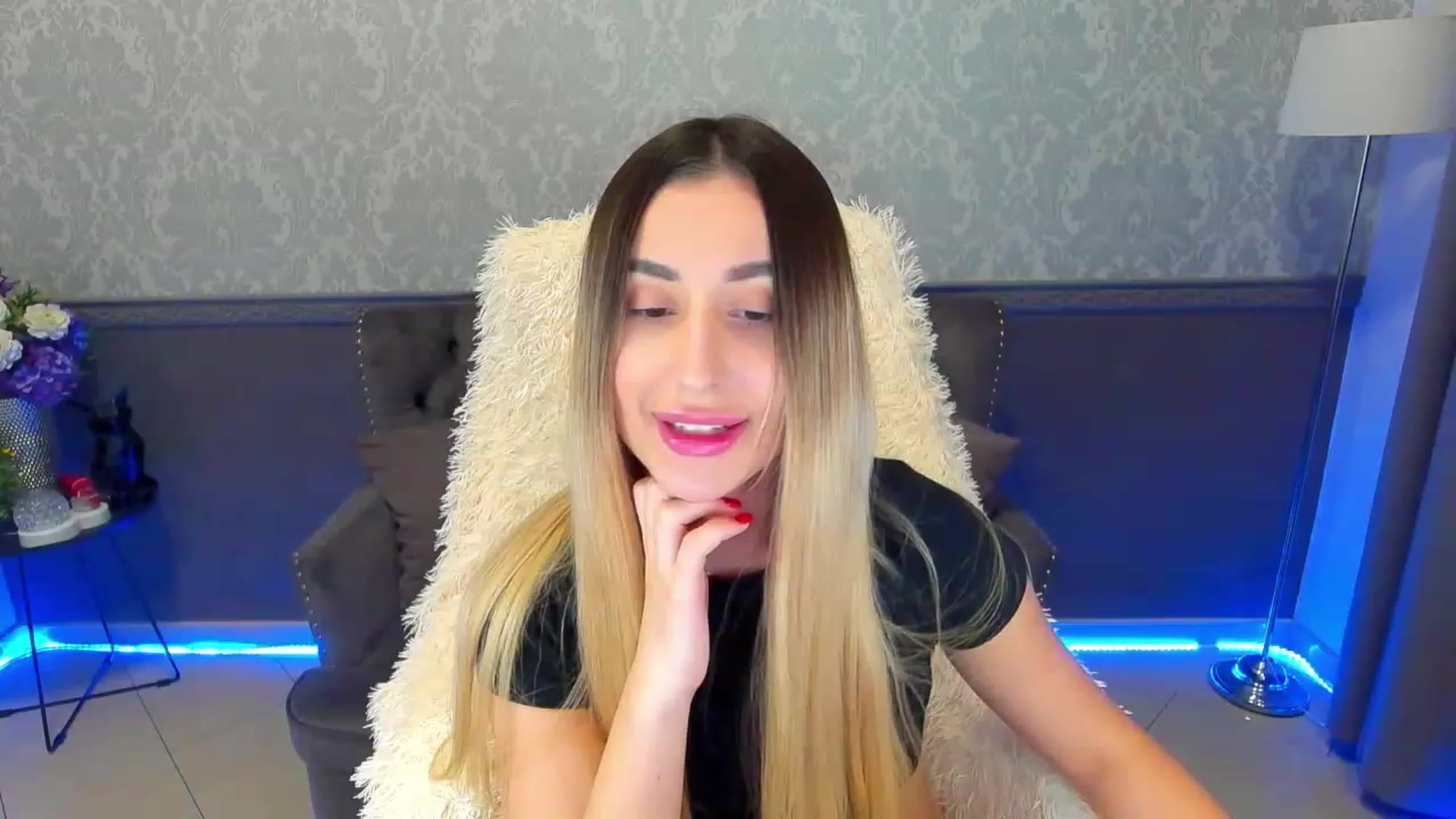 Gallery image thumbnail from LiaBrazzer's myfreecams stream on, 02/12/2023, 17:03 image 12 of 20