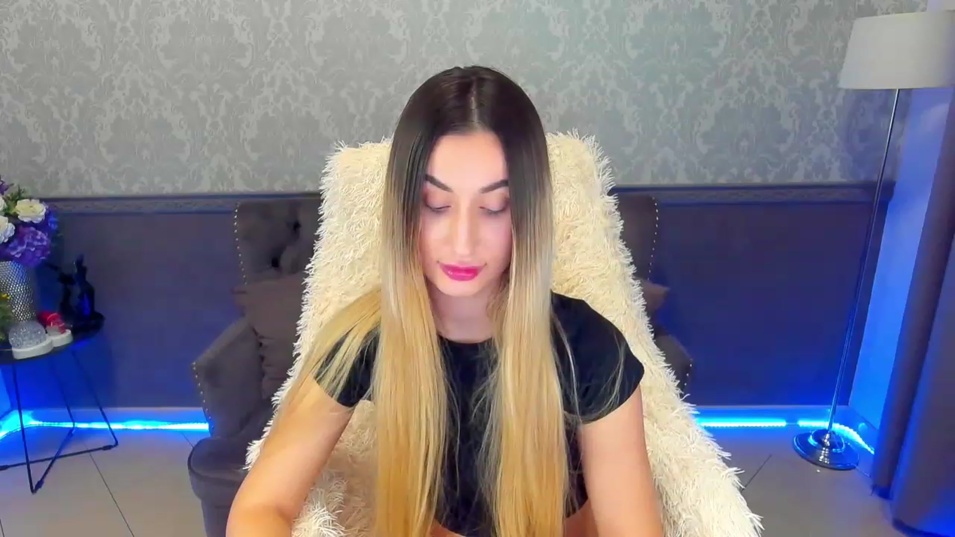 Gallery image thumbnail from LiaBrazzer's myfreecams stream on, 02/12/2023, 17:03 image 16 of 20