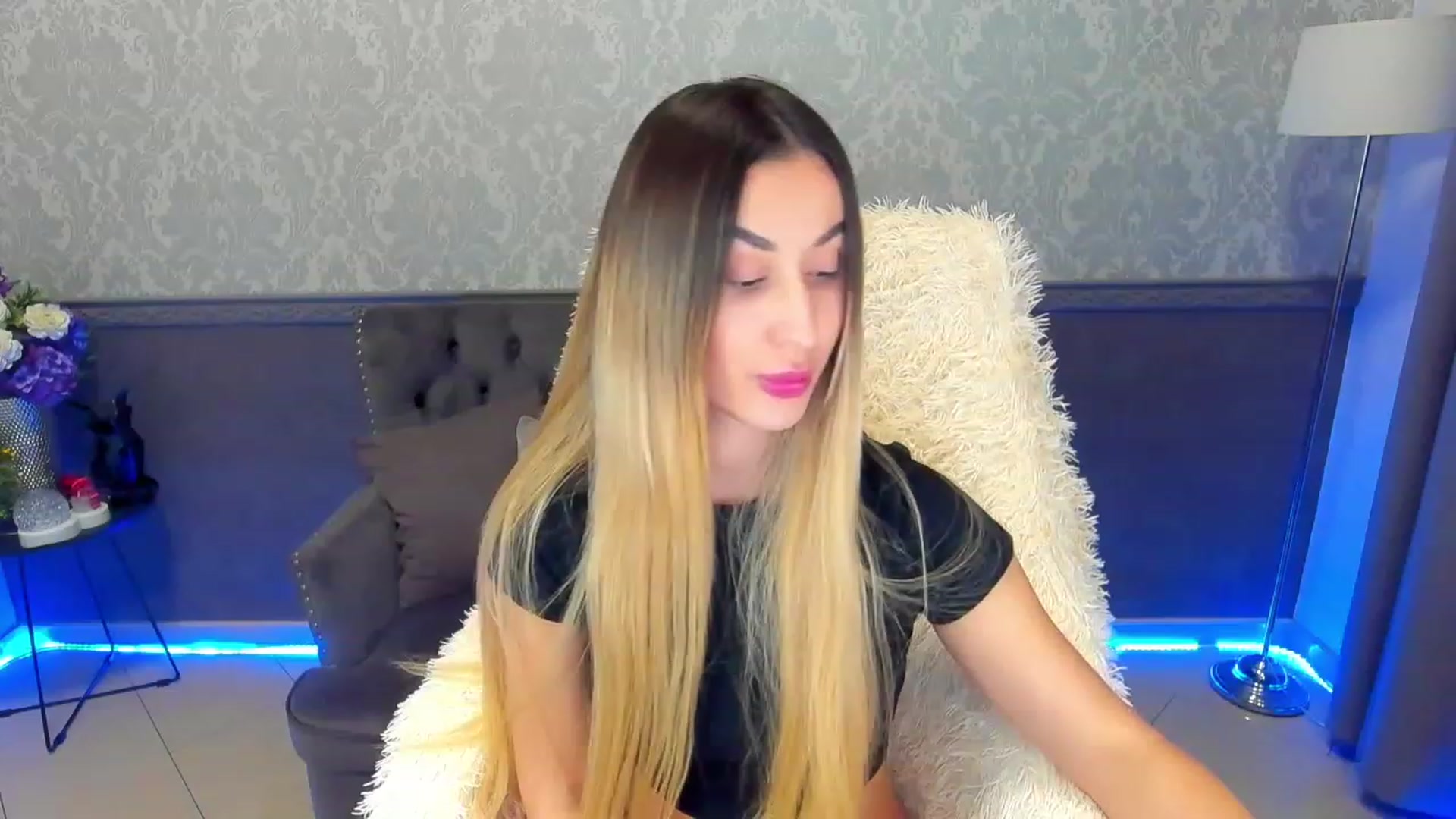 Gallery image thumbnail from LiaBrazzer's myfreecams stream on, 02/12/2023, 17:03 image 10 of 20