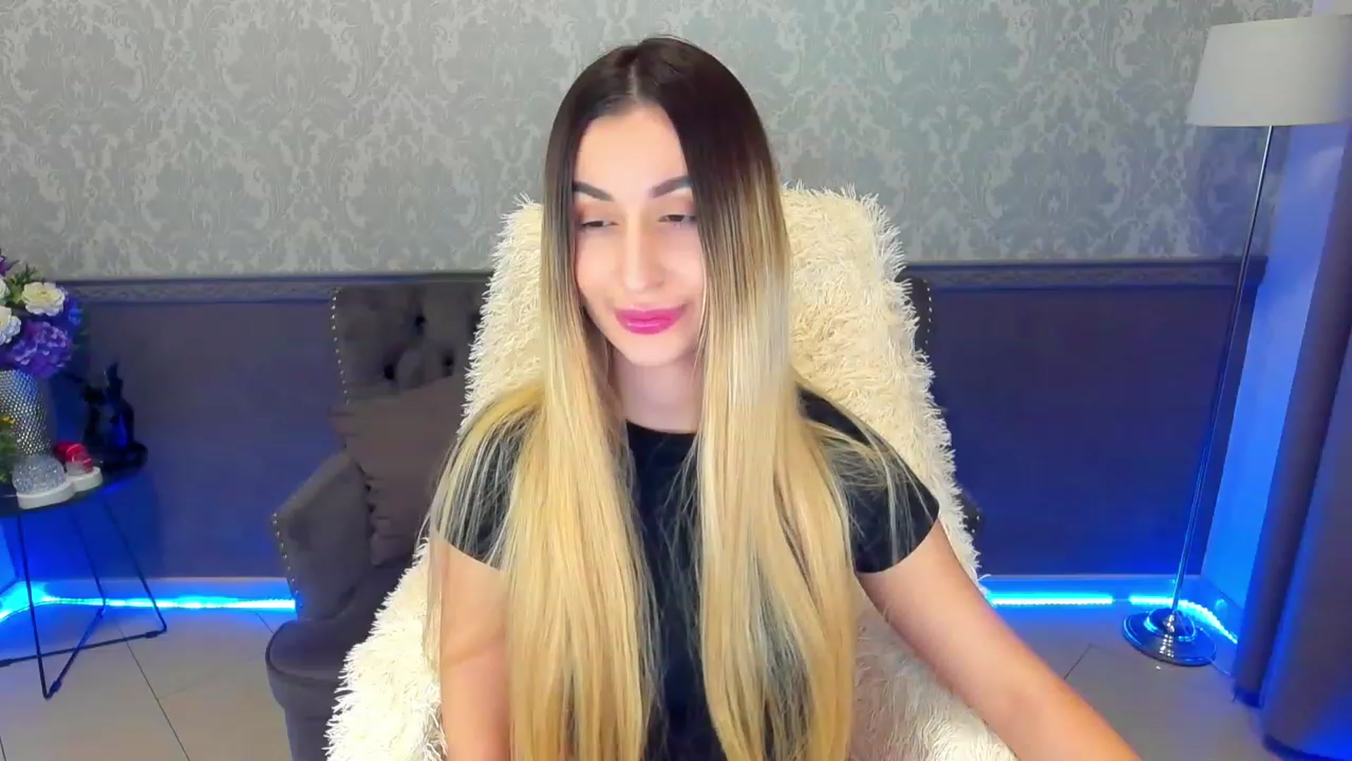 Gallery image thumbnail from LiaBrazzer's myfreecams stream on, 02/12/2023, 17:03 image 3 of 20