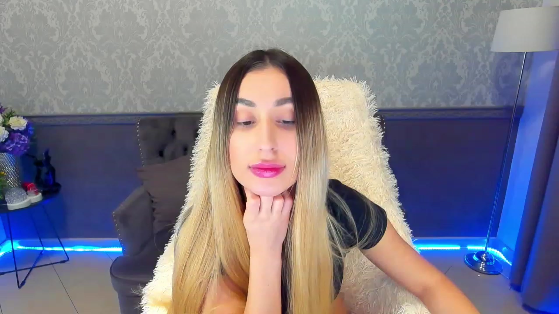 Gallery image thumbnail from LiaBrazzer's myfreecams stream on, 02/12/2023, 17:03 image 9 of 20