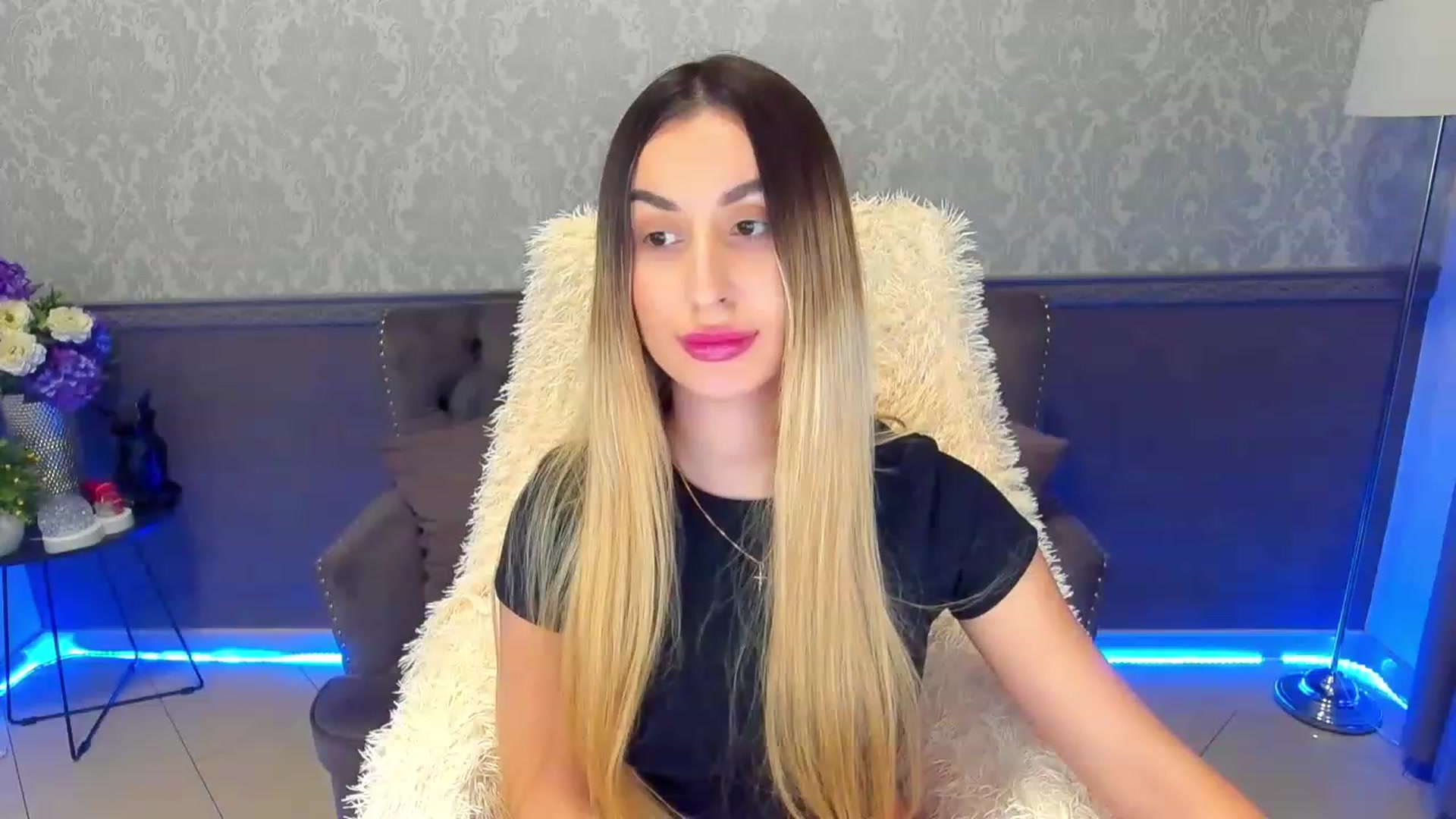 Gallery image thumbnail from LiaBrazzer's myfreecams stream on, 02/12/2023, 17:52 image 14 of 20
