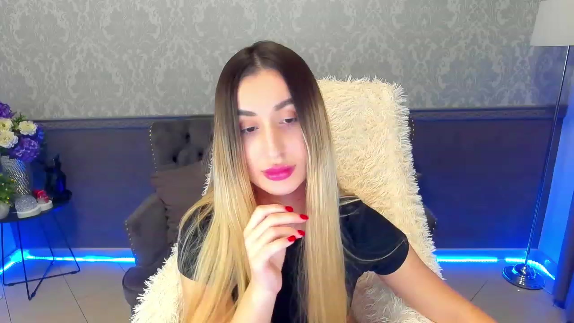 Gallery image thumbnail from LiaBrazzer's myfreecams stream on, 02/12/2023, 17:52 image 4 of 20