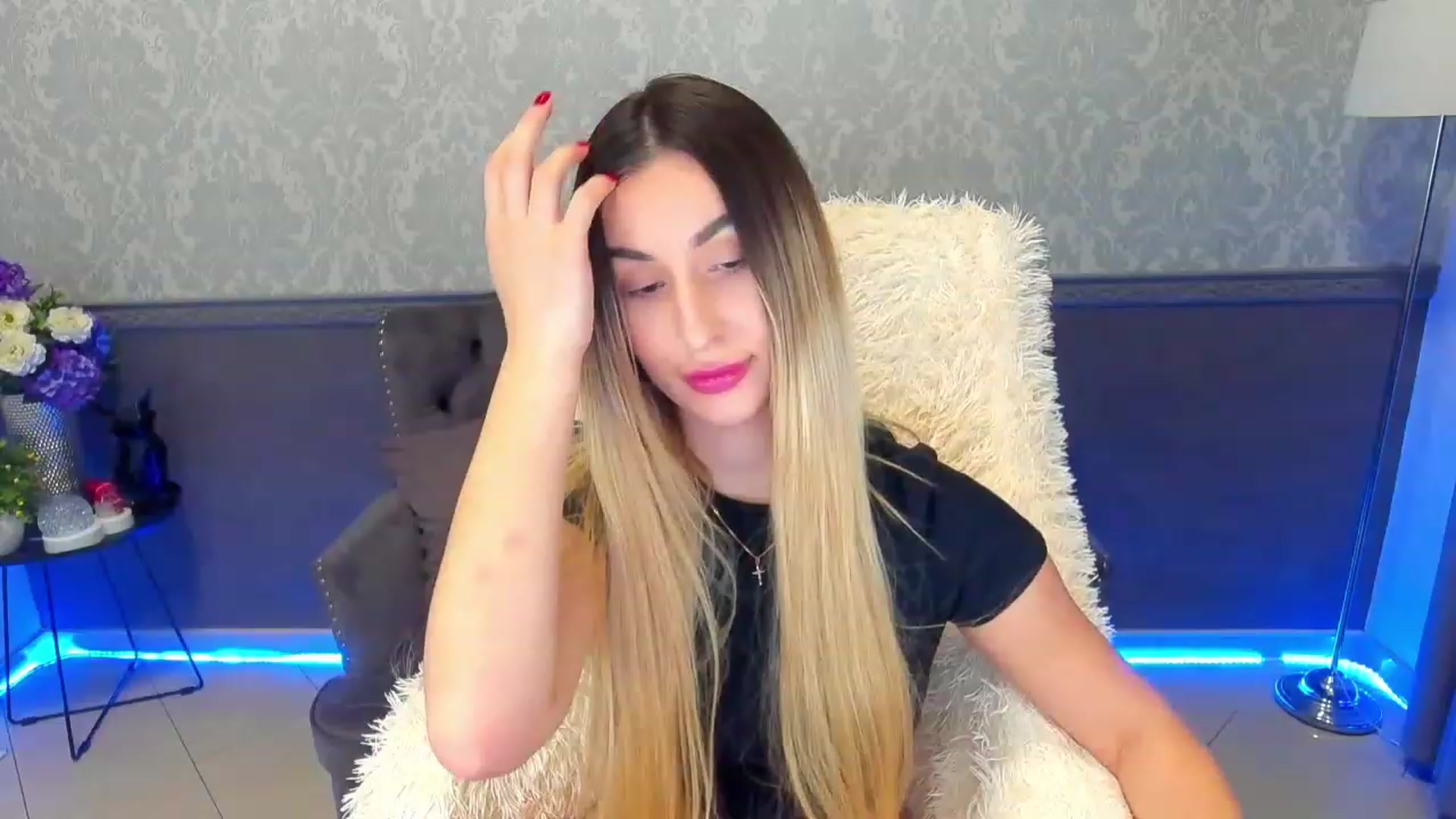 Gallery image thumbnail from LiaBrazzer's myfreecams stream on, 02/12/2023, 17:52 image 19 of 20