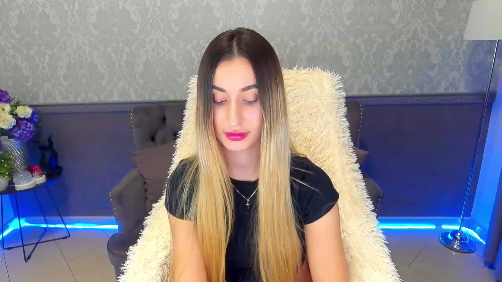 Gallery image thumbnail from LiaBrazzer's myfreecams stream on, 02/12/2023, 17:52 image 16 of 20