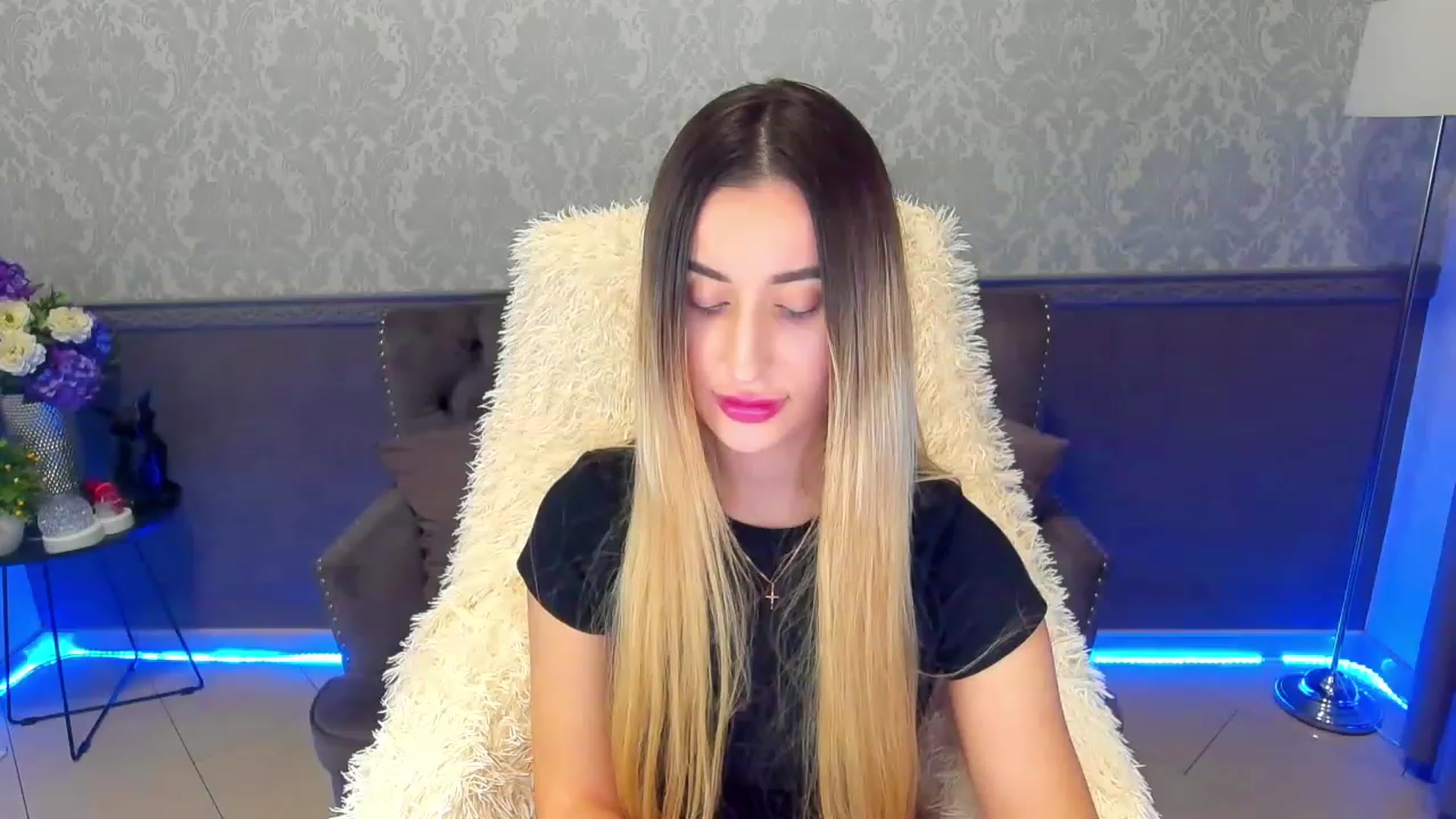 Gallery image thumbnail from LiaBrazzer's myfreecams stream on, 02/12/2023, 17:52 image 10 of 20