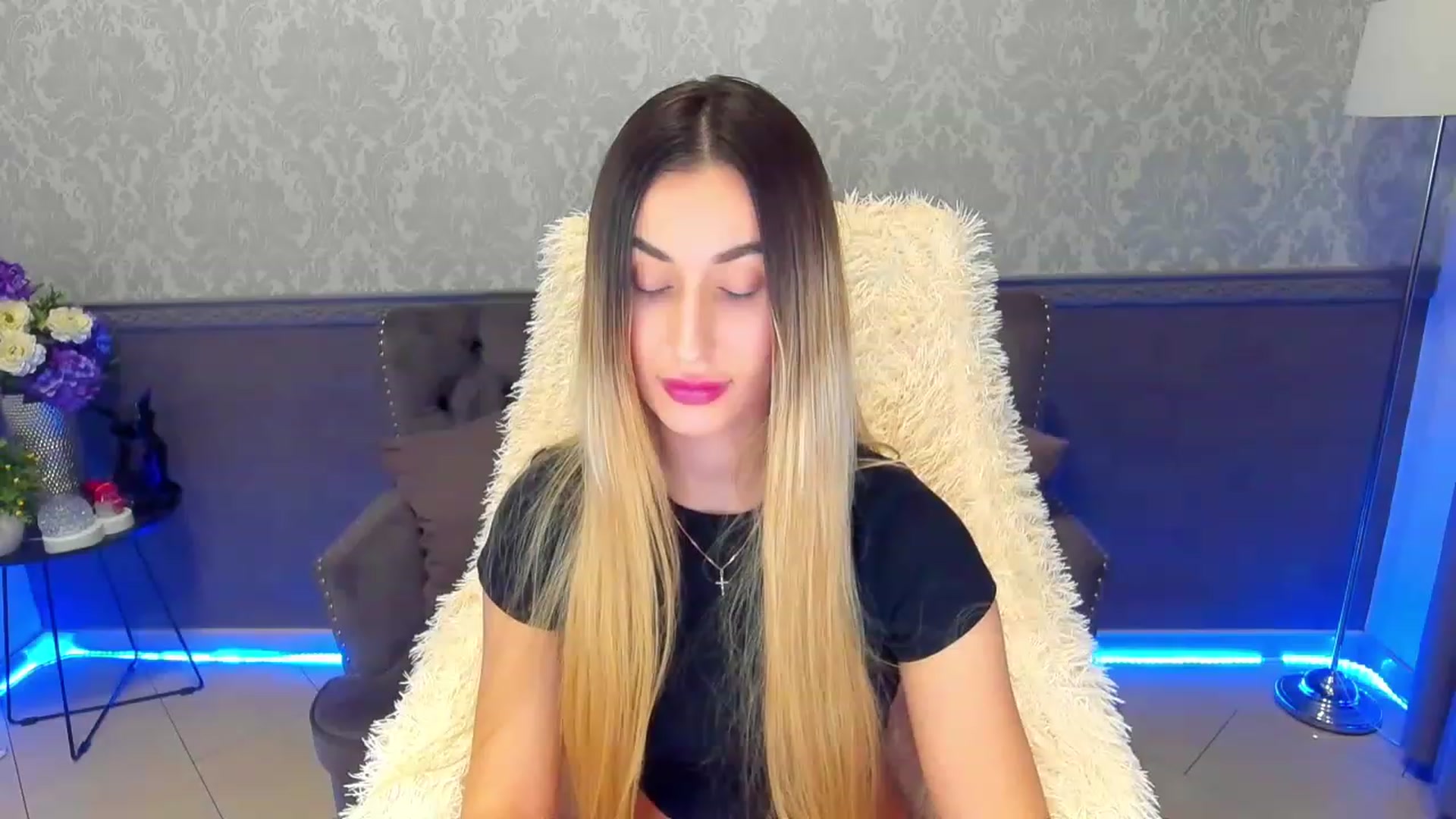 Gallery image thumbnail from LiaBrazzer's myfreecams stream on, 02/12/2023, 17:52 image 15 of 20