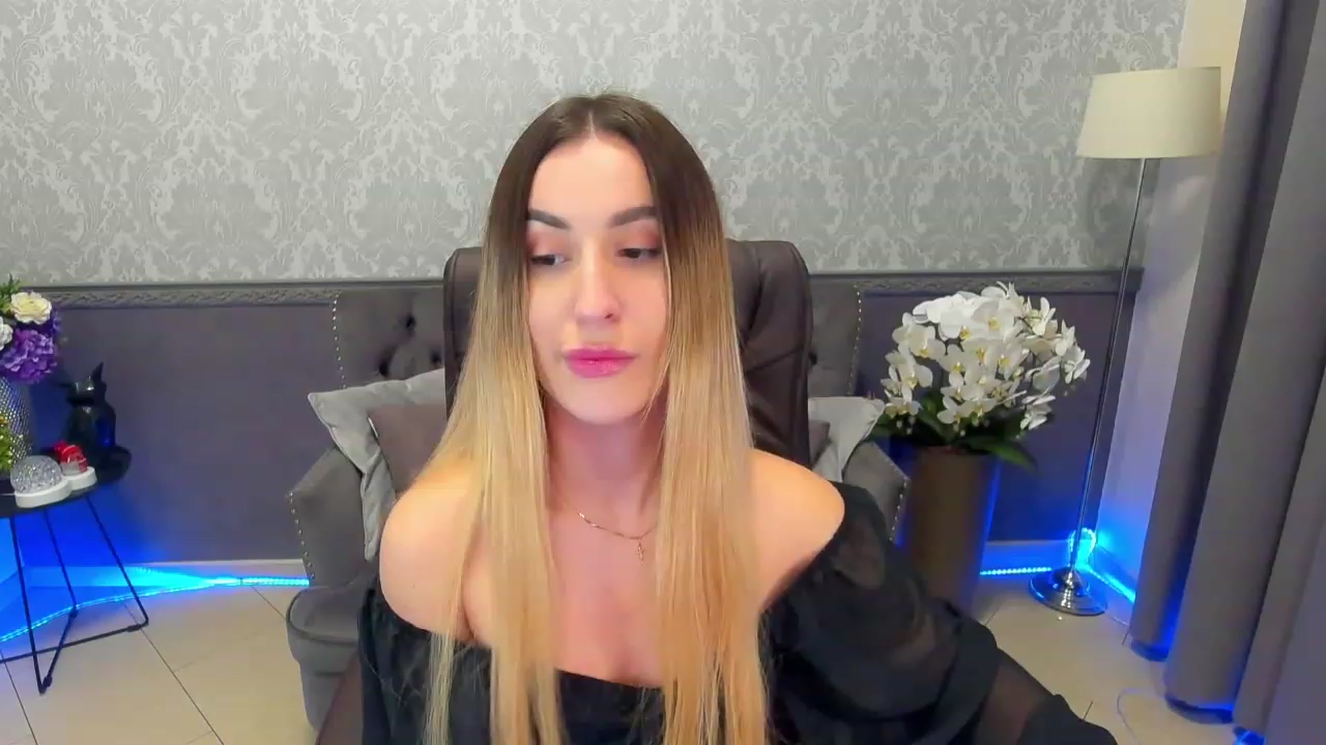 Gallery image thumbnail from LiaBrazzer's myfreecams stream on, 02/14/2023, 15:08 image 5 of 20