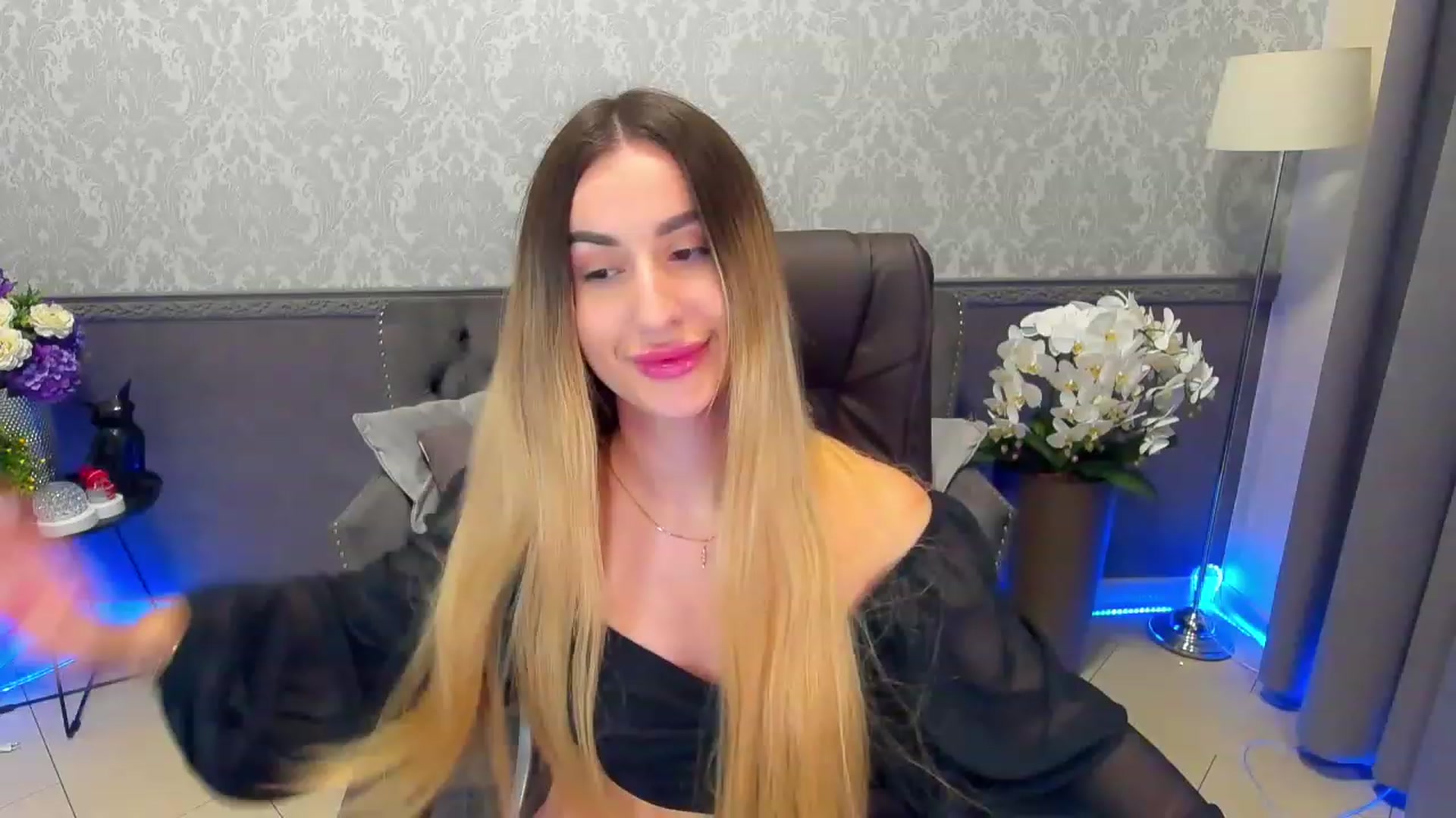 Gallery image thumbnail from LiaBrazzer's myfreecams stream on, 02/14/2023, 15:08 image 14 of 20