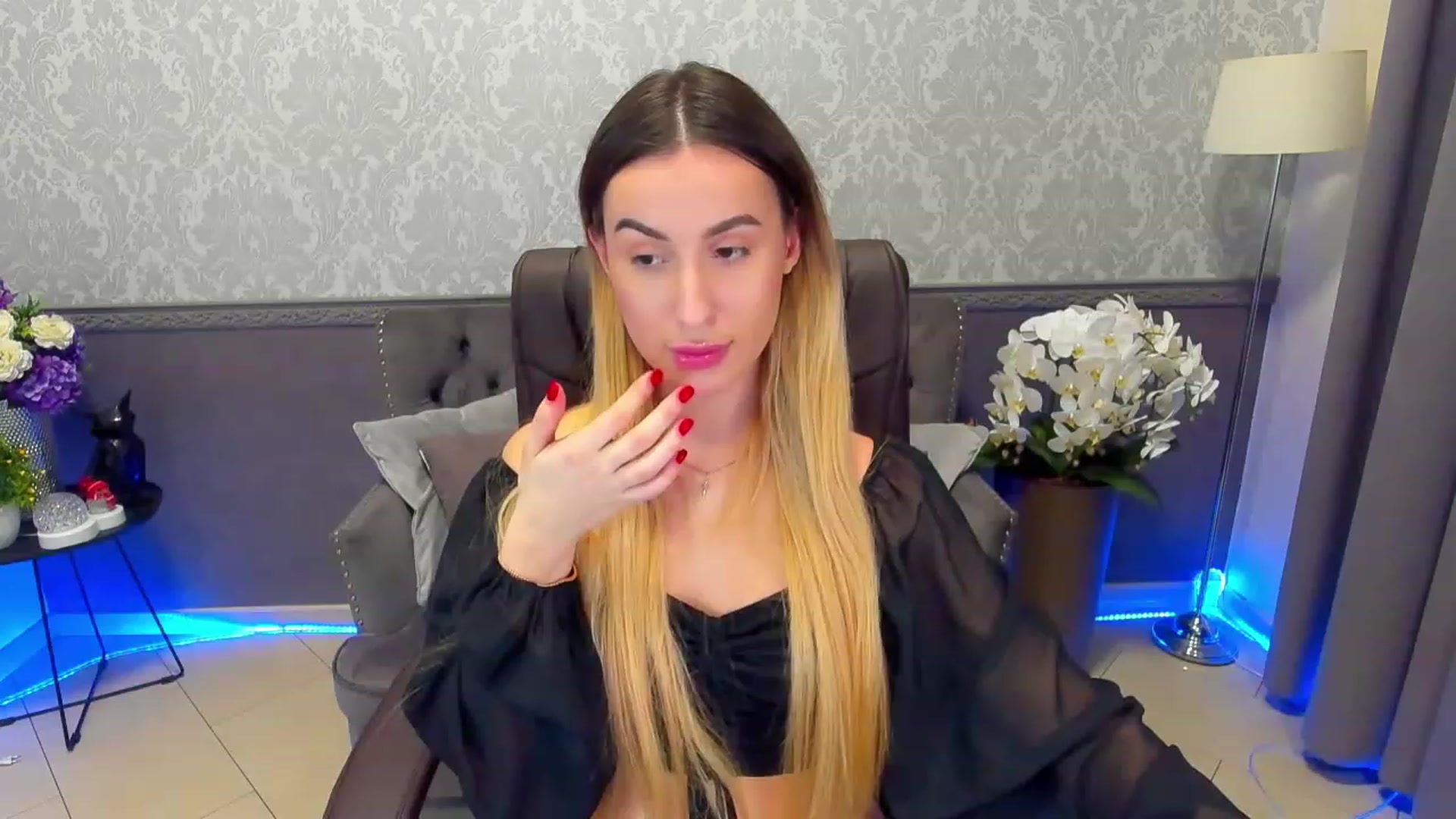 Gallery image thumbnail from LiaBrazzer's myfreecams stream on, 02/14/2023, 15:08 image 17 of 20