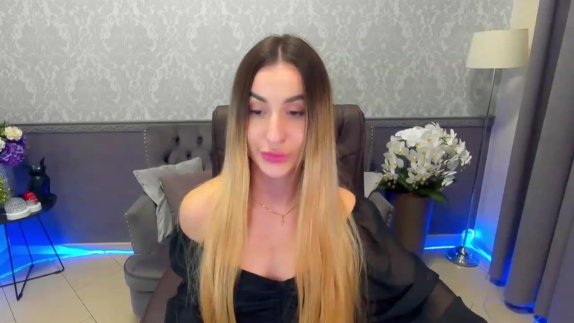 Gallery image thumbnail from LiaBrazzer's myfreecams stream on, 02/14/2023, 15:08 image 6 of 20