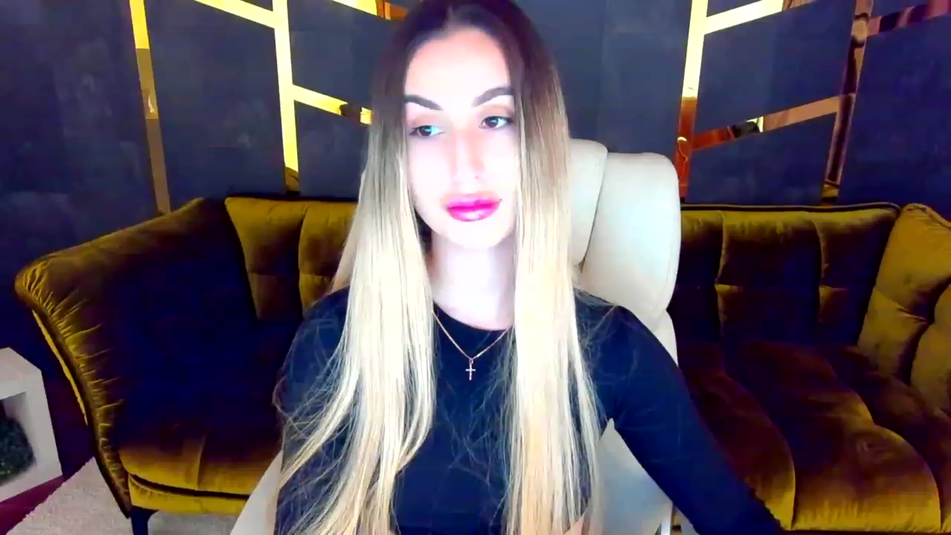 Gallery image thumbnail from LiaBrazzer's myfreecams stream on, 02/18/2023, 12:47 image 17 of 20
