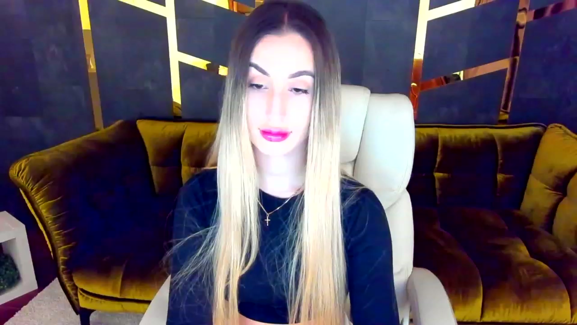 Gallery image thumbnail from LiaBrazzer's myfreecams stream on, 02/18/2023, 12:47 image 18 of 20