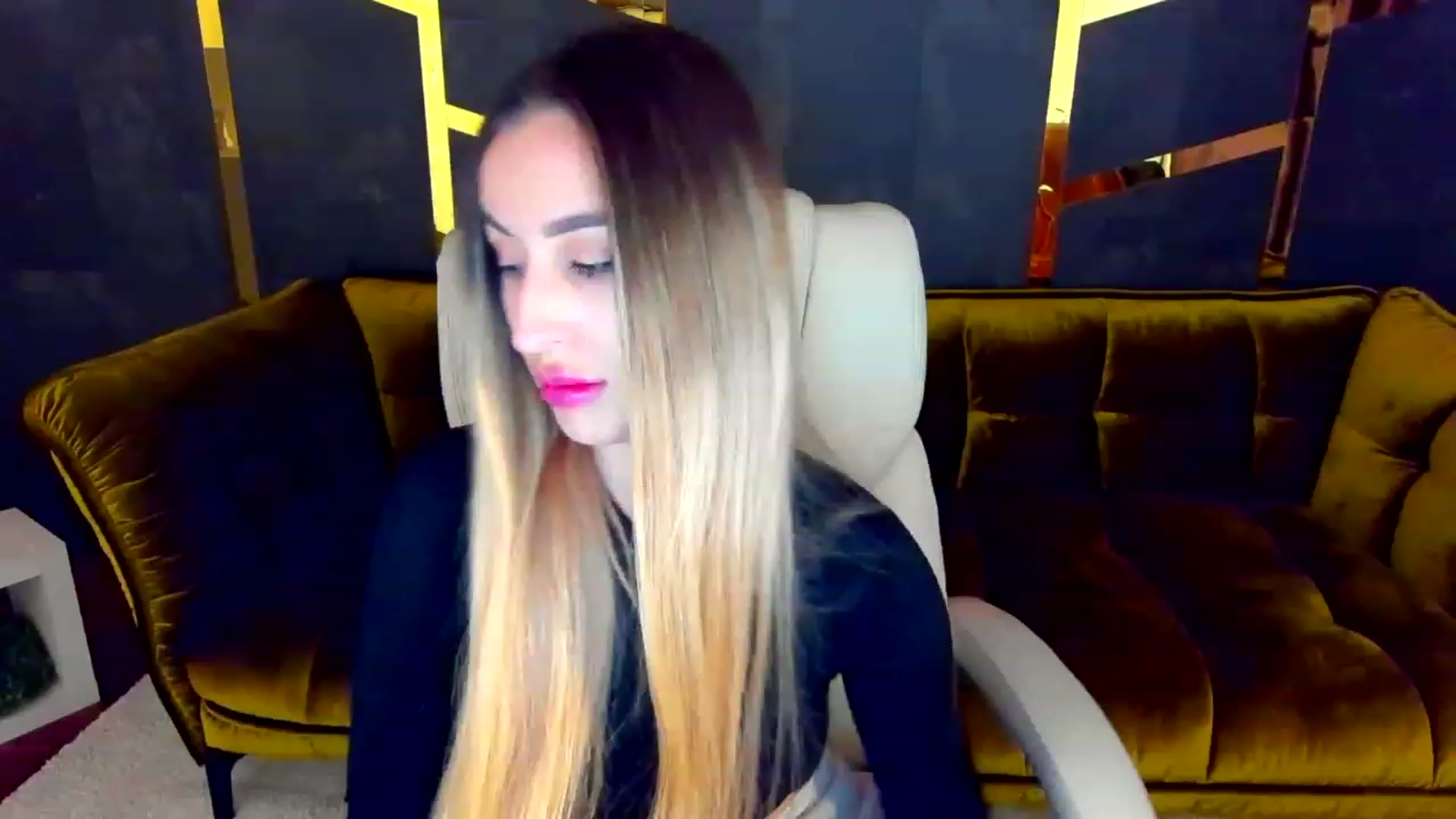 Gallery image thumbnail from LiaBrazzer's myfreecams stream on, 02/18/2023, 12:47 image 3 of 20