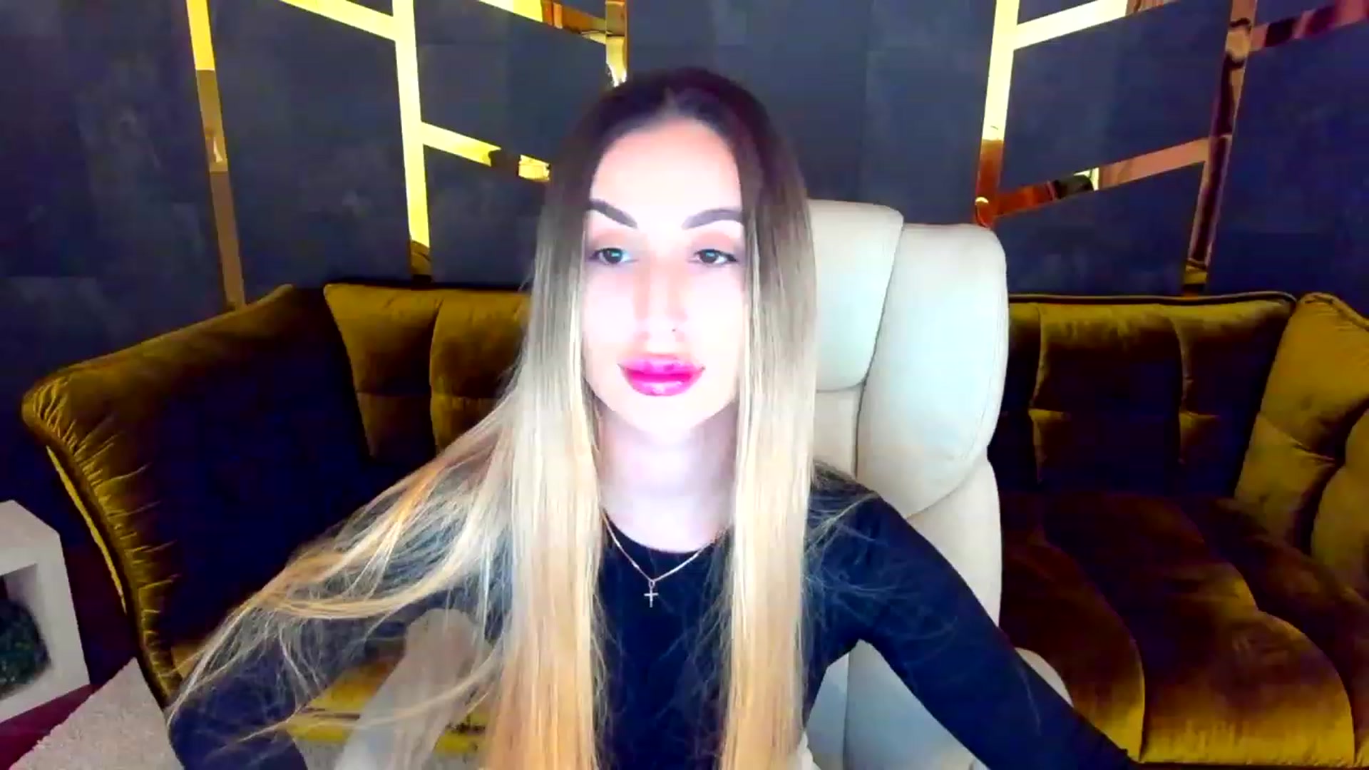 Gallery image thumbnail from LiaBrazzer's myfreecams stream on, 02/18/2023, 12:47 image 8 of 20
