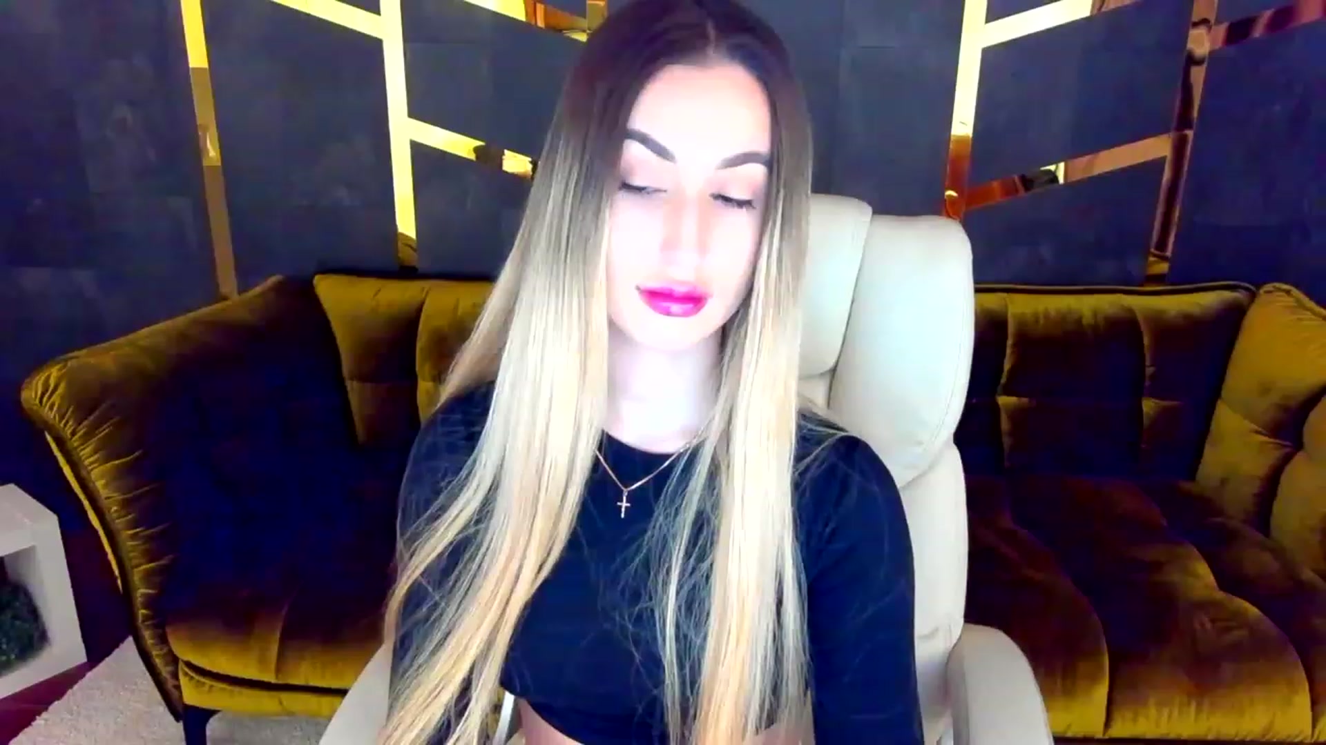 Gallery image thumbnail from LiaBrazzer's myfreecams stream on, 02/18/2023, 12:47 image 16 of 20