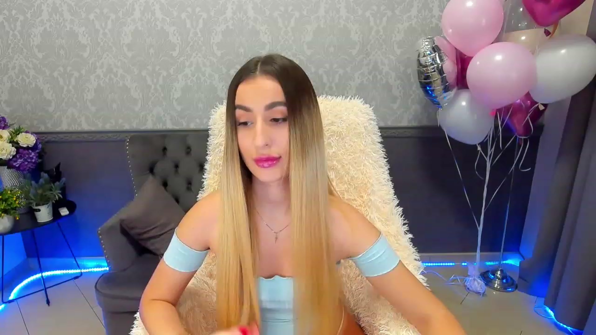 Gallery image thumbnail from LiaBrazzer's myfreecams stream on, 02/18/2023, 15:52 image 6 of 20