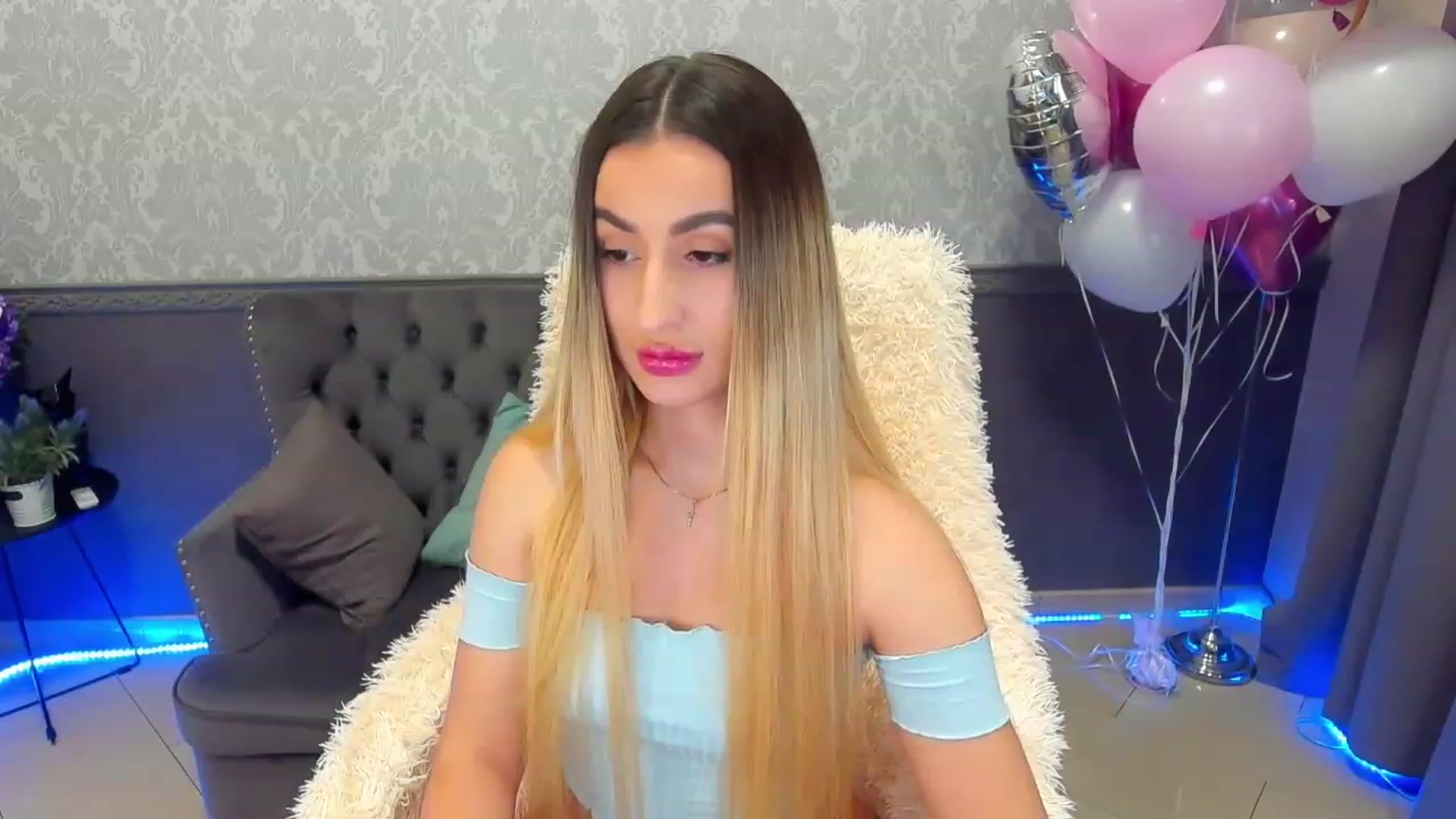 Gallery image thumbnail from LiaBrazzer's myfreecams stream on, 02/18/2023, 17:20 image 11 of 20