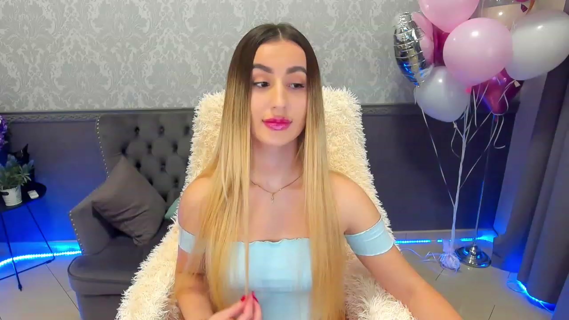Gallery image thumbnail from LiaBrazzer's myfreecams stream on, 02/18/2023, 17:20 image 14 of 20