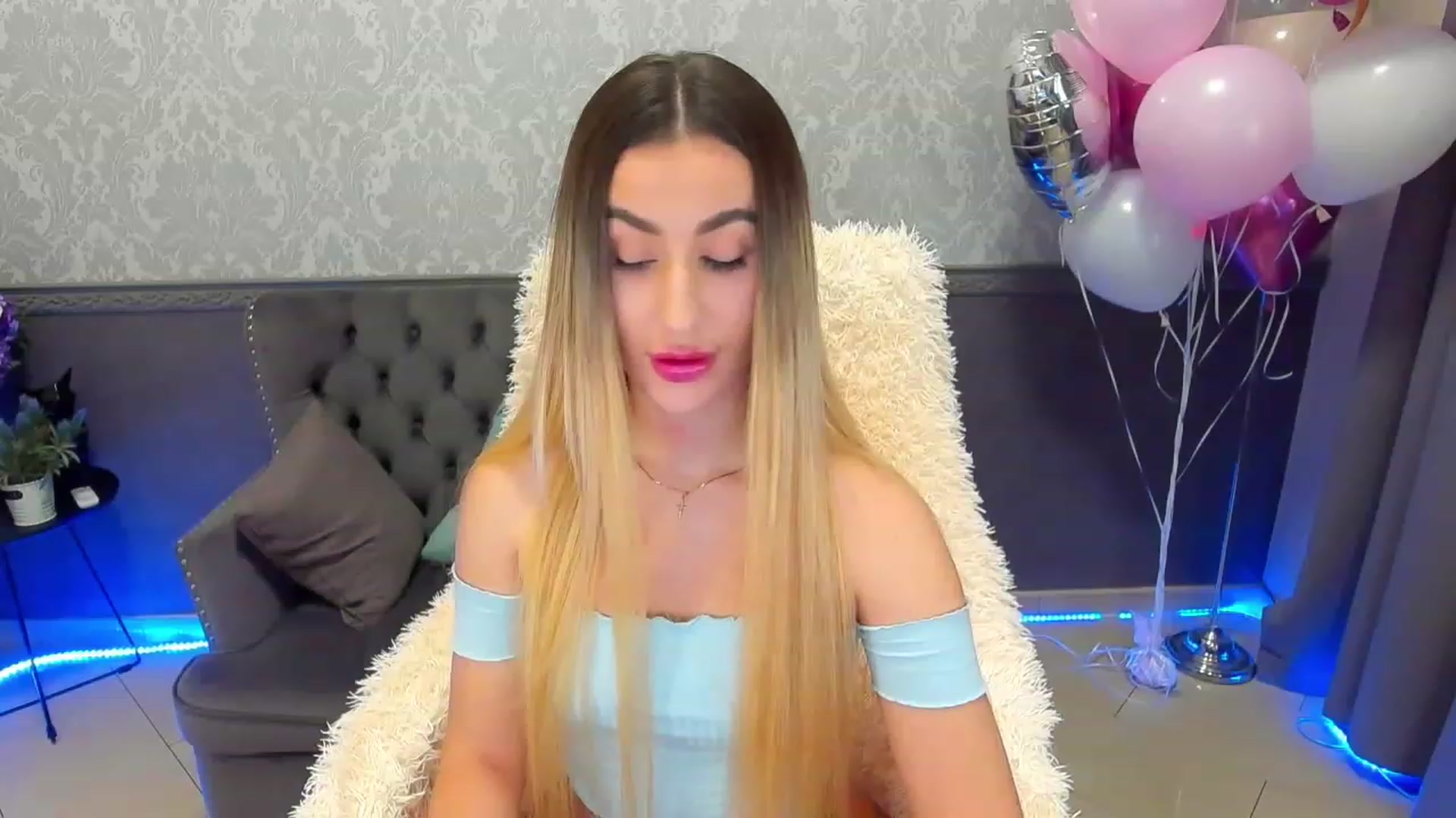 Gallery image thumbnail from LiaBrazzer's myfreecams stream on, 02/18/2023, 17:20 image 12 of 20
